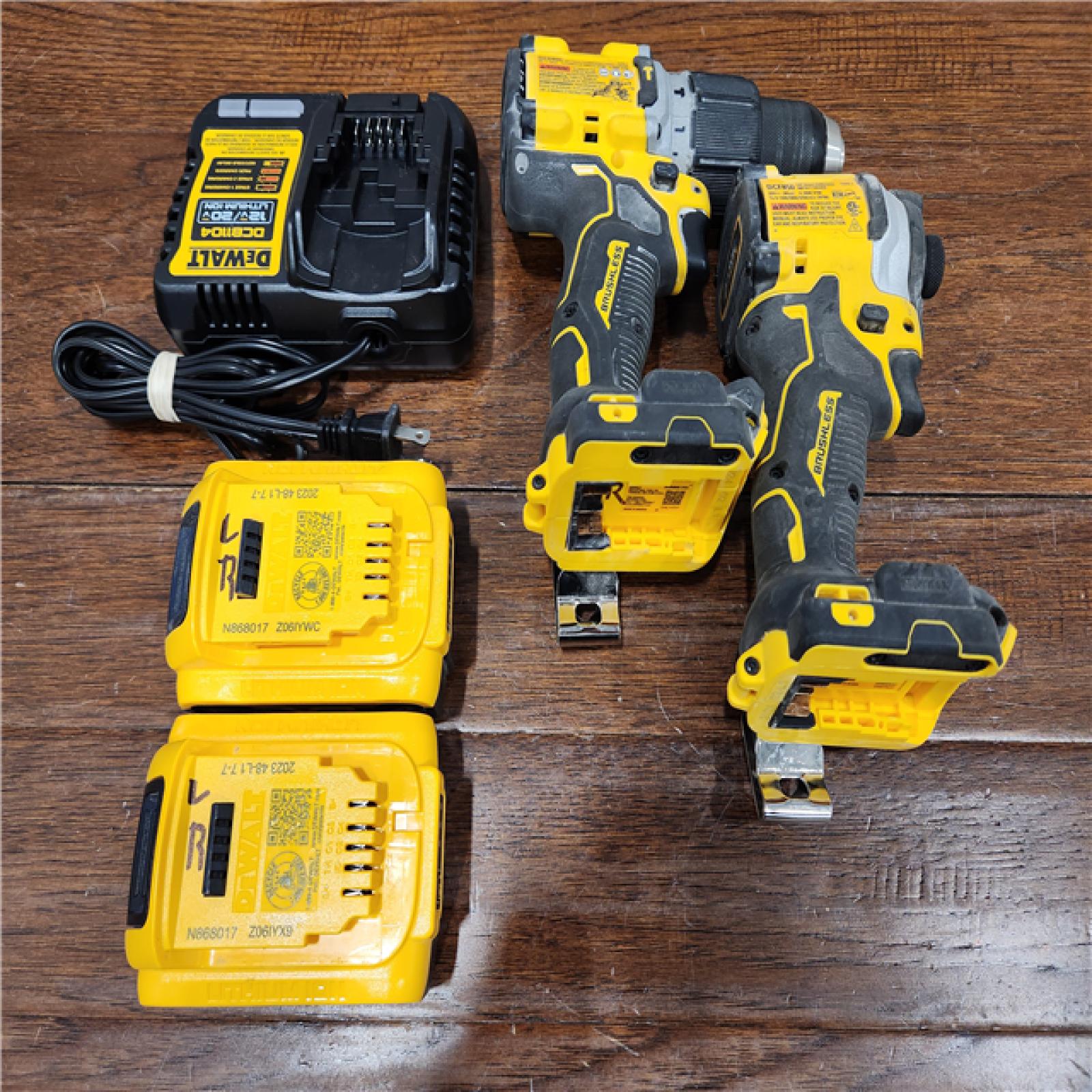 AS-IS DEWALT 20V MAX Lithium-Ion Brushless Cordless (2-Tool) Combo Kit