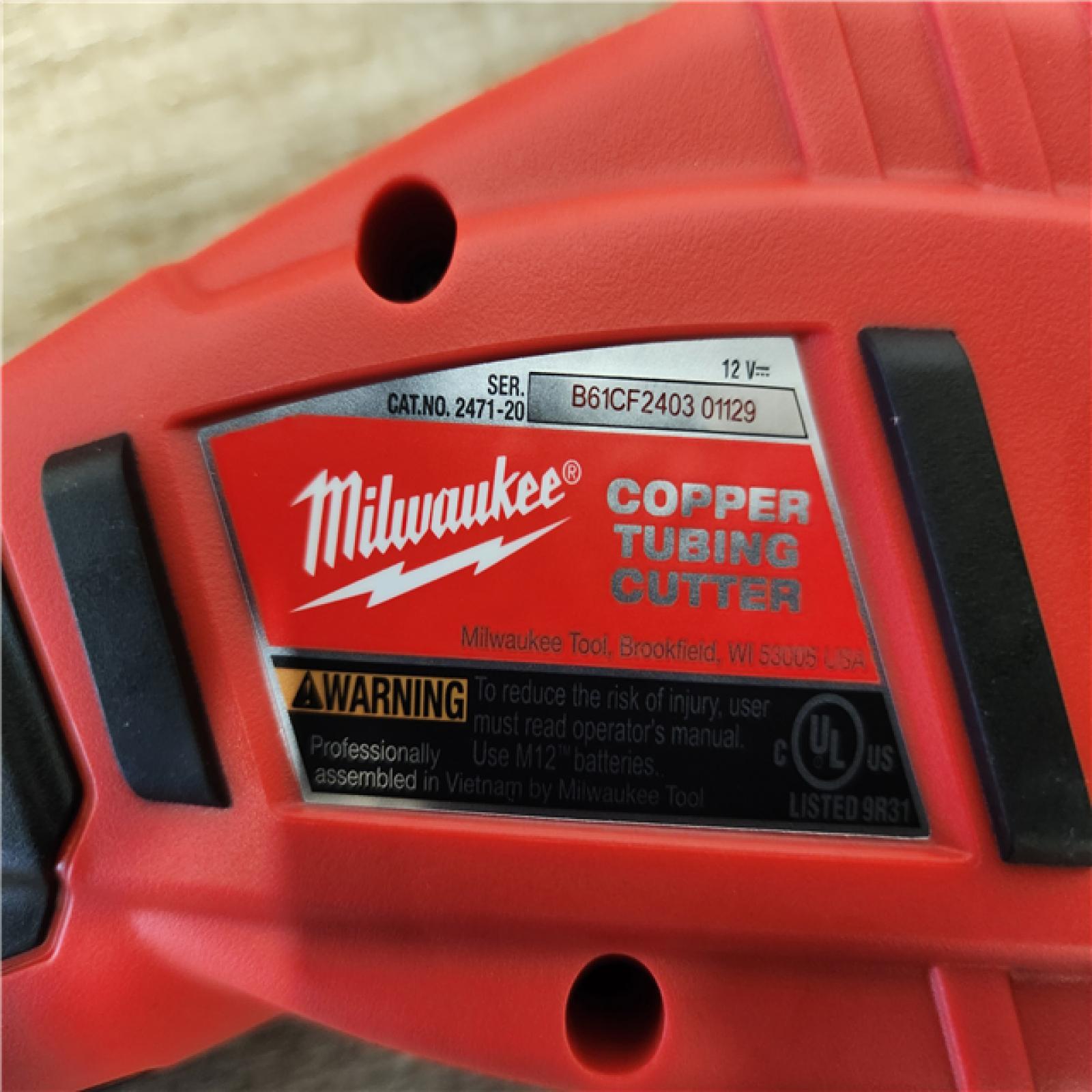 Phoenix Location NEW Milwaukee M12 12V Lithium-Ion Cordless Copper Tubing Cutter Kit with M12 1.5 Ah Battery Pack (2-Pack)