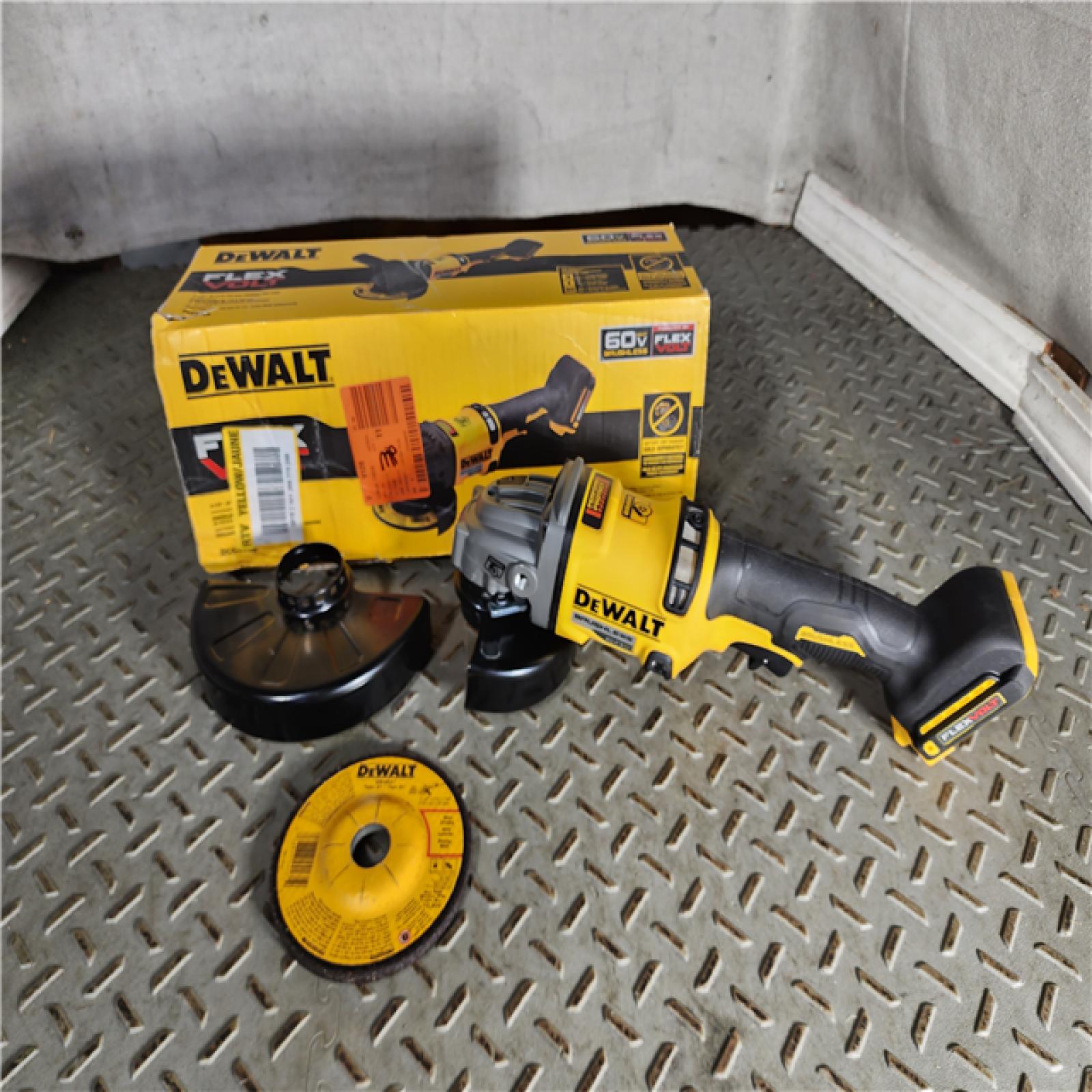 HOUSTON LOCATION - AS-IS (APPEARS LIKE NEW) DeWalt FLEXVOLT 60V MAX Cordless Grinder  4.5 - 6   9000 RPM  1 EA (115-DCG418B) (BARE TOOL)