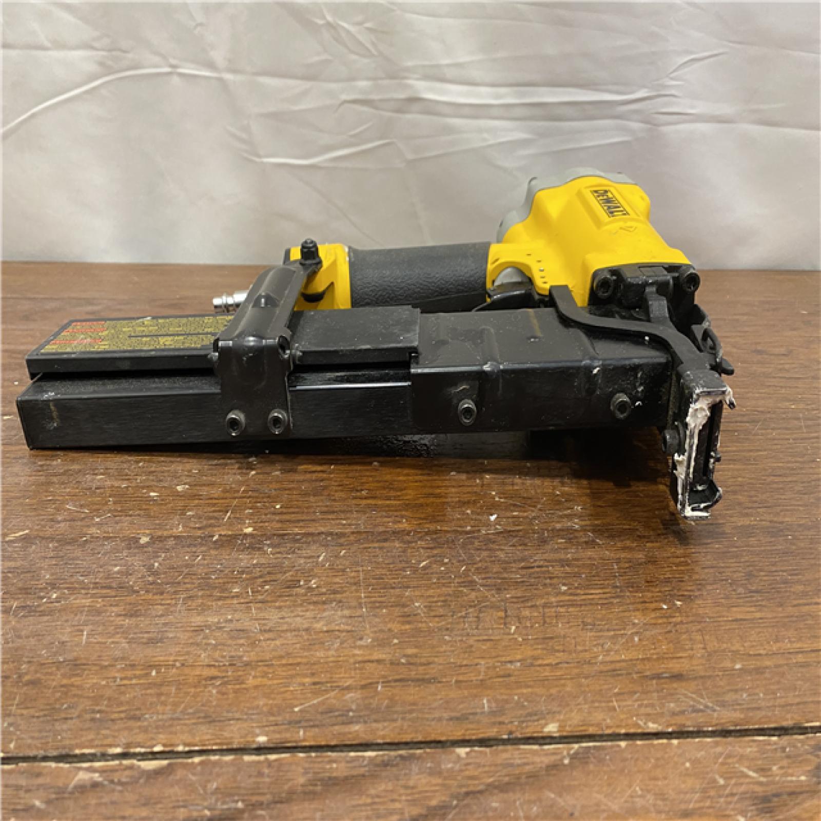 AS-ISDeWalt 16 Gauge 1 Crown 2 Lathing Stapler