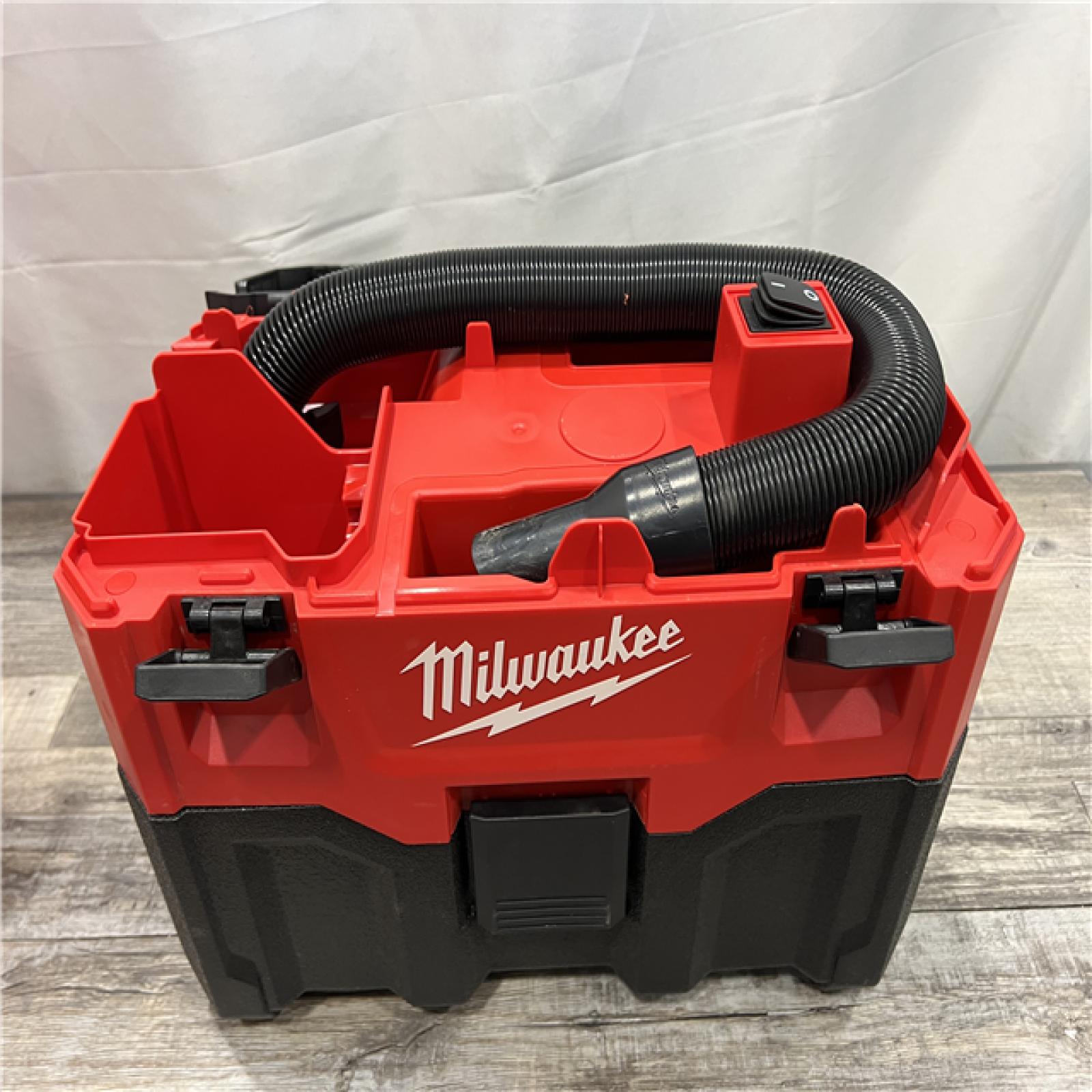 AS-IS Milwaukee Tool M18 Vacuum 2Gal 6  Hose Access Bare Tool