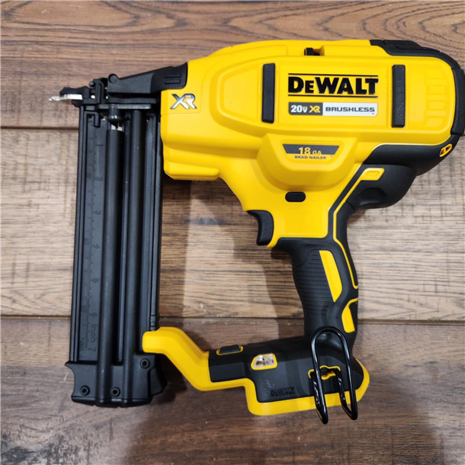 AS-IS DEWALT 20V MAX XR 18 Gauge Brad Nailer Kit