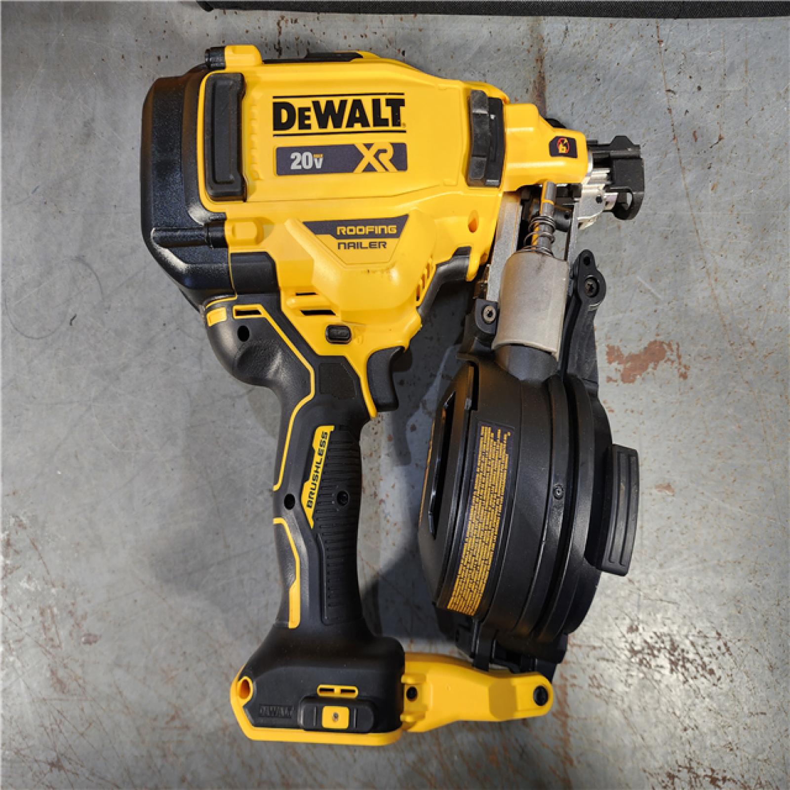 HOUSTON LOCATION - AS-IS DEWALT 2007898 Roofing Nailer Cordless