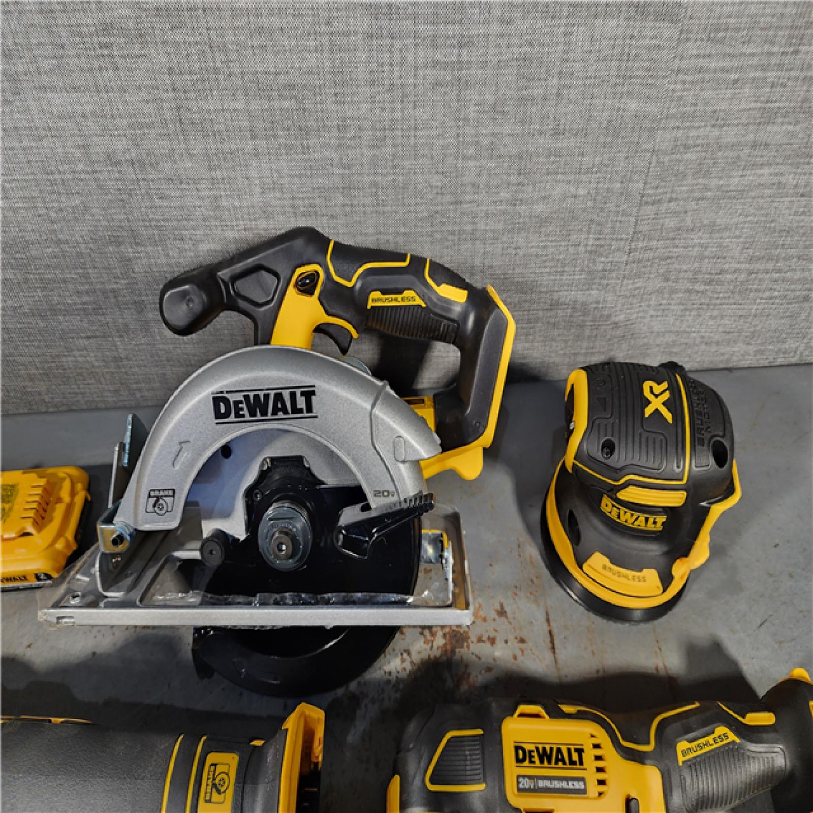 HOUSTON LOCATION - AS-IS Dewalt 20-Volt MAX ToughSystem Lithium-Ion 6-Tool Cordless Combo Kit