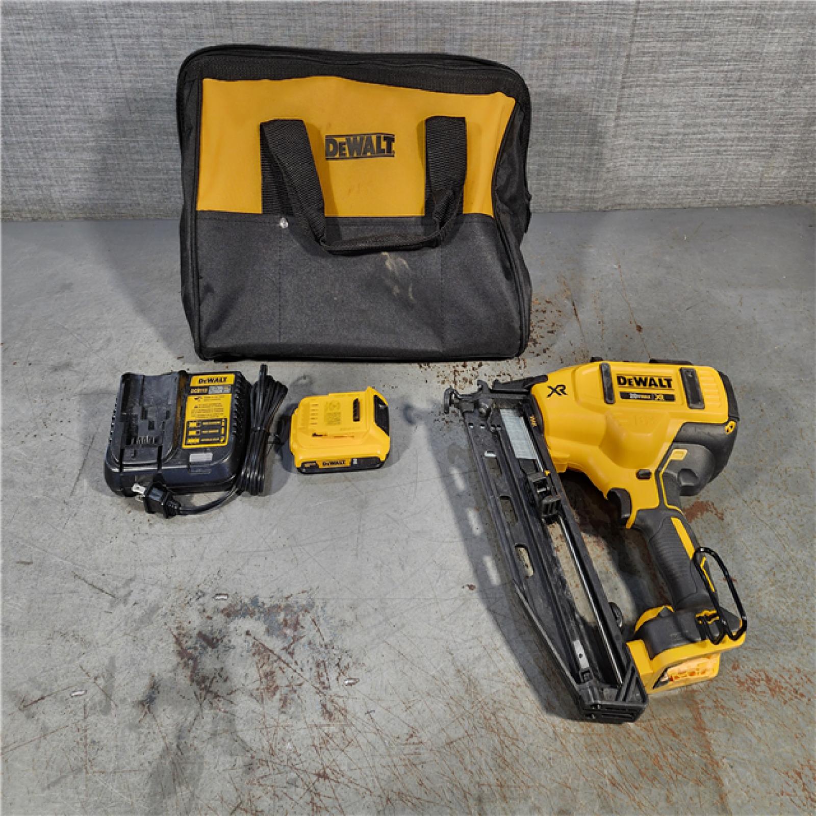 HOUSTON LOCATION - AS-IS DeWalt DCN660D1 20V 16 Gauge Cordless Angled Finish Nailer Kit W/ 2Ah Battery