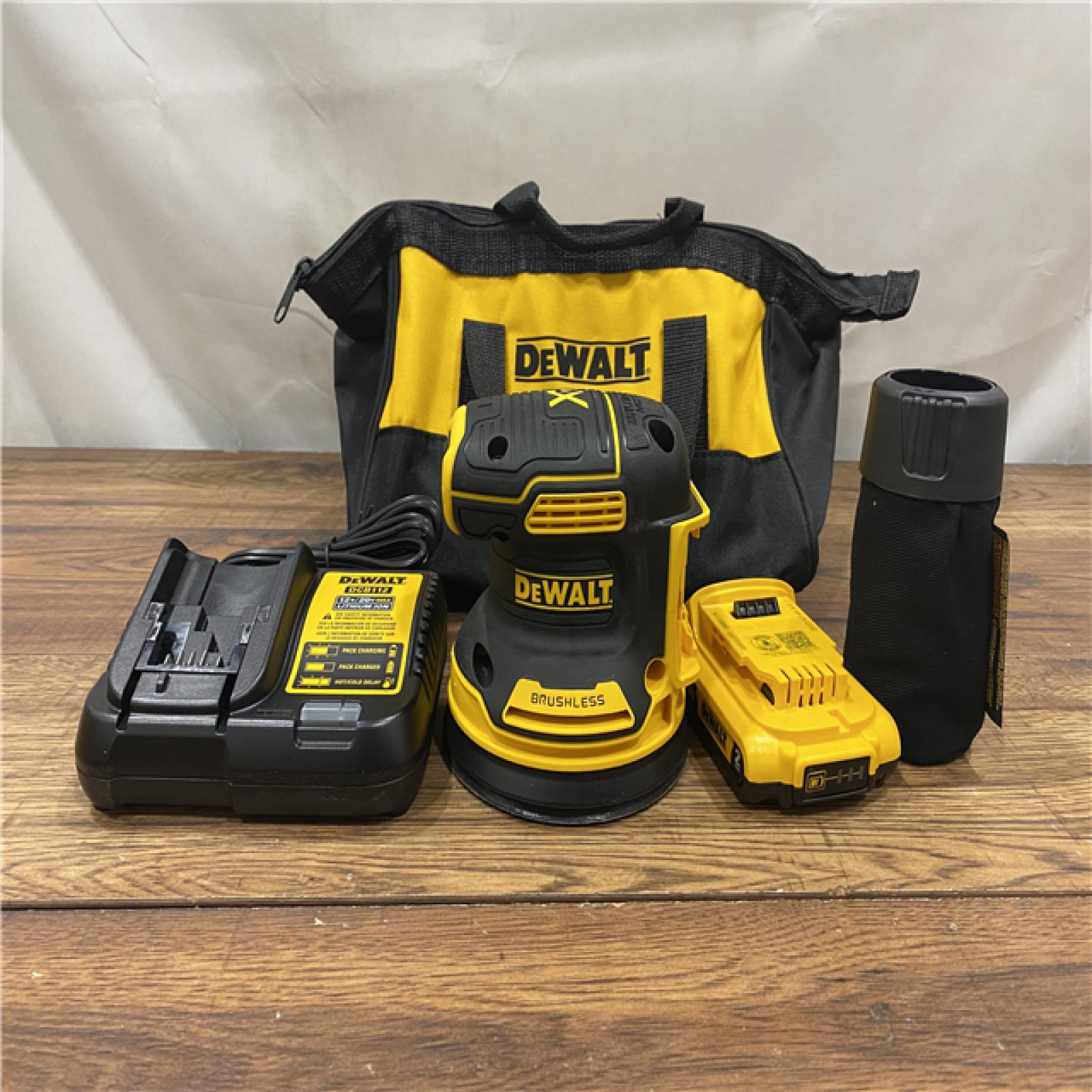 AS IS DEWALT Cordless Brushless Random Orbital Sander KIT