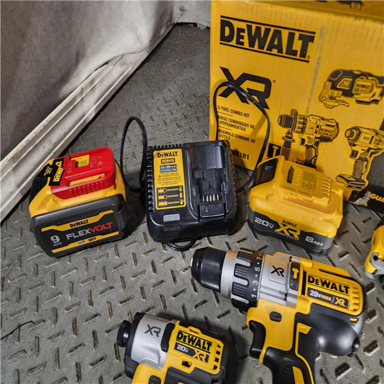 HOUSTON LOCATION - AS-IS (APPEARS LIKE NEW) DEWALT 20-Volt Lithium-Ion Cordless 3-Tool Combo Kit with FLEXVOLT 9 Ah and 20V 8 Ah Batteries and Charger