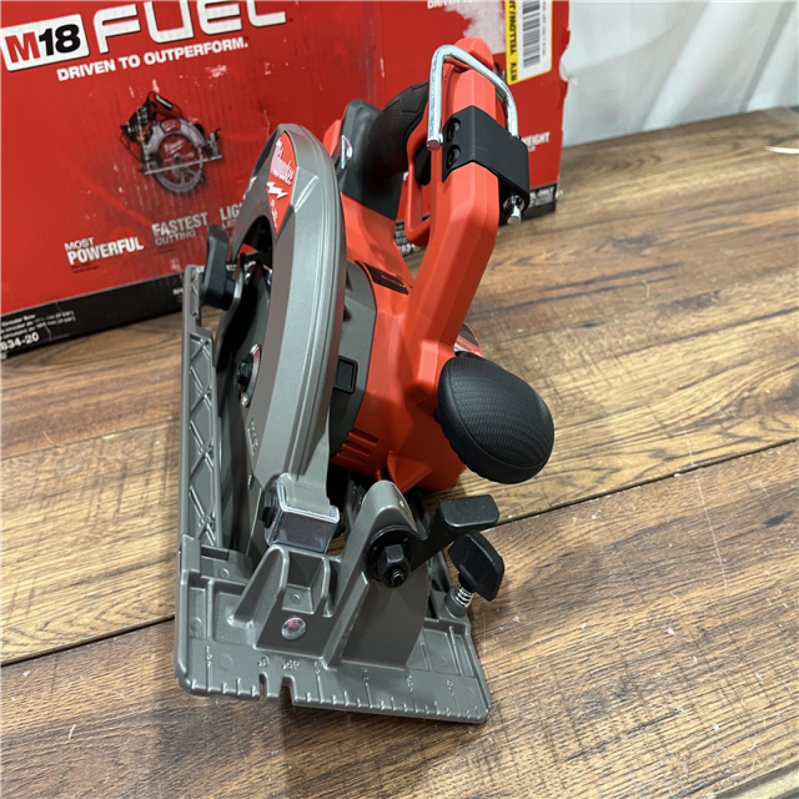 AS-IS Milwaukee M18 FUEL 18V Lithium-Ion Brushless Cordless 7-1/4 in. Circular Saw (Tool-Only)