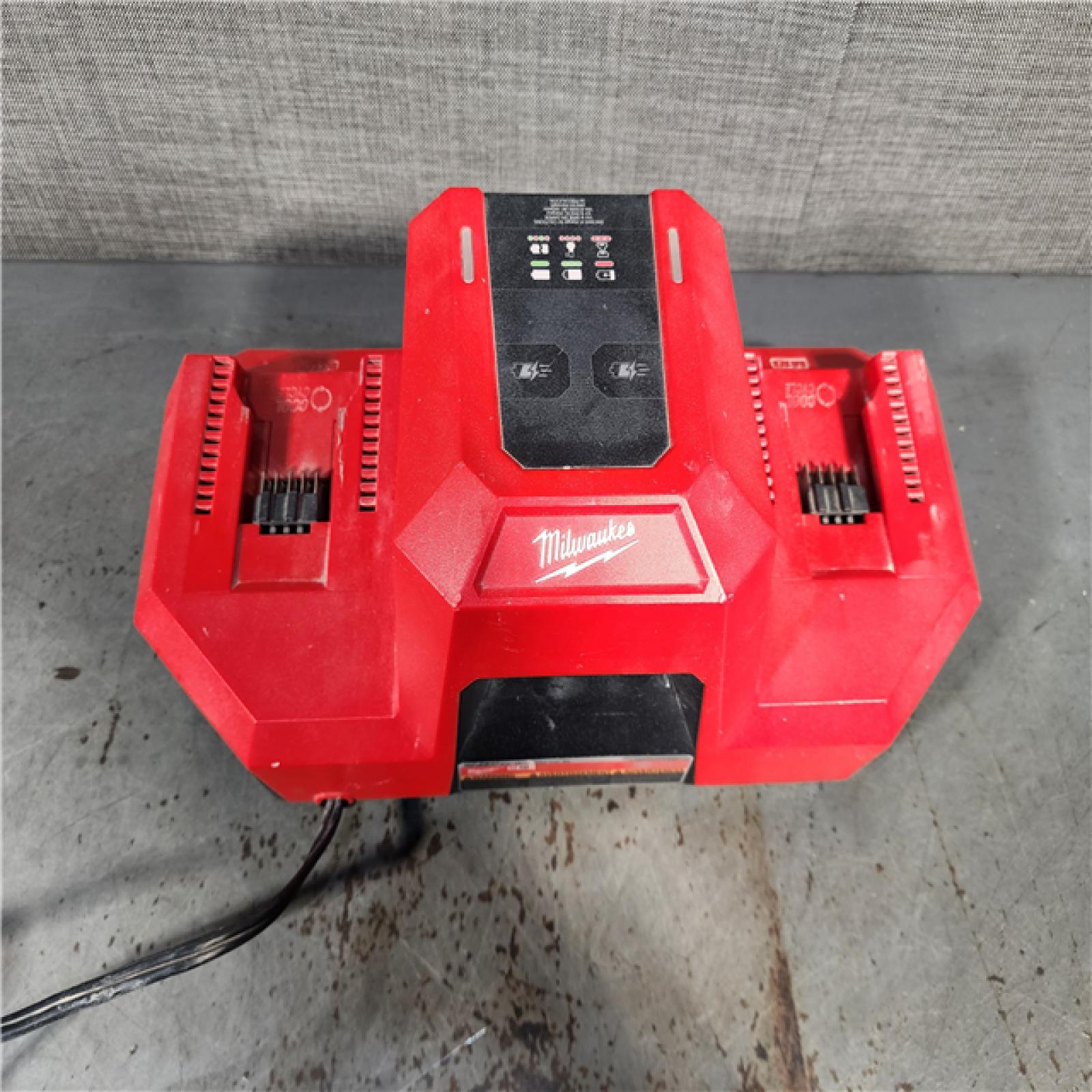 HOUSTON LOCATION - AS-IS M18 18V Lithium-Ion REDLITHIUM FORGE 8.0 Ah Battery Pack with M18 18V Dual Bay Simultaneous Super Charger