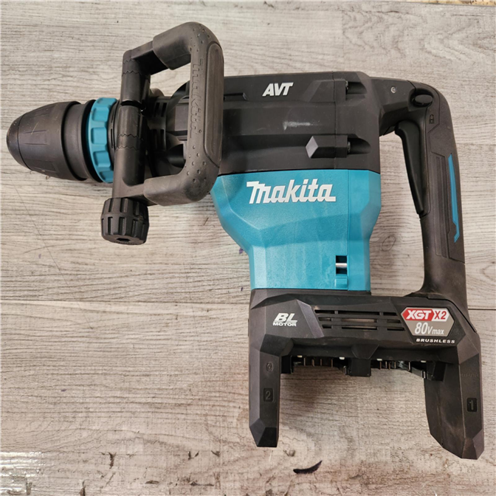 Phoenix Location Makita 40V max X2 XGT 80V max Brushless Cordless 28 lb. AVT Demolition Hammer Kit, AWS 4.0Ah