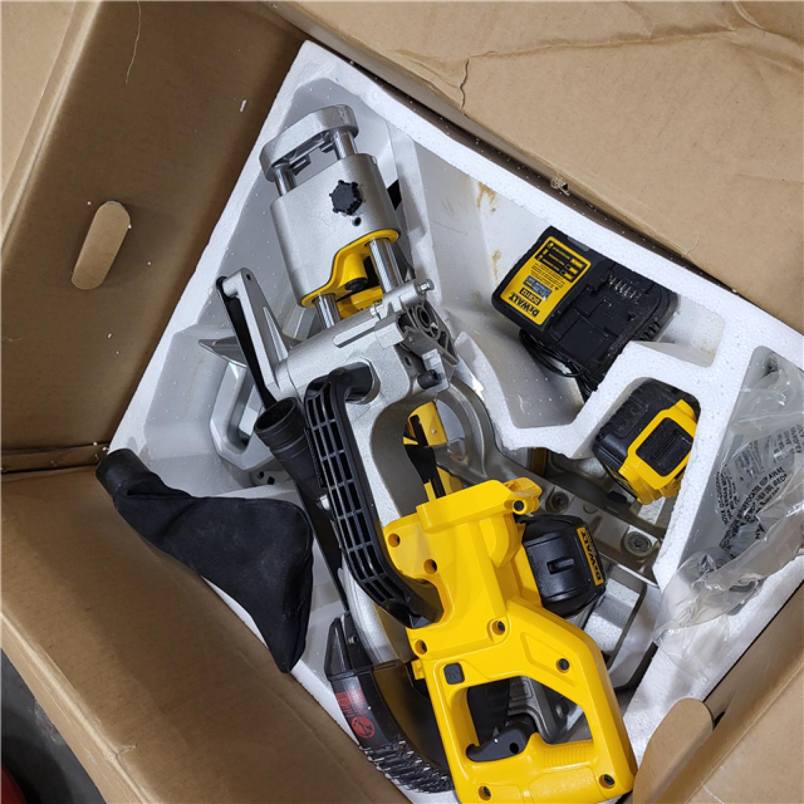 AS-IS DeWalt 20V MAX Cordless 7-1/4 in. Sliding Miter Saw Kit