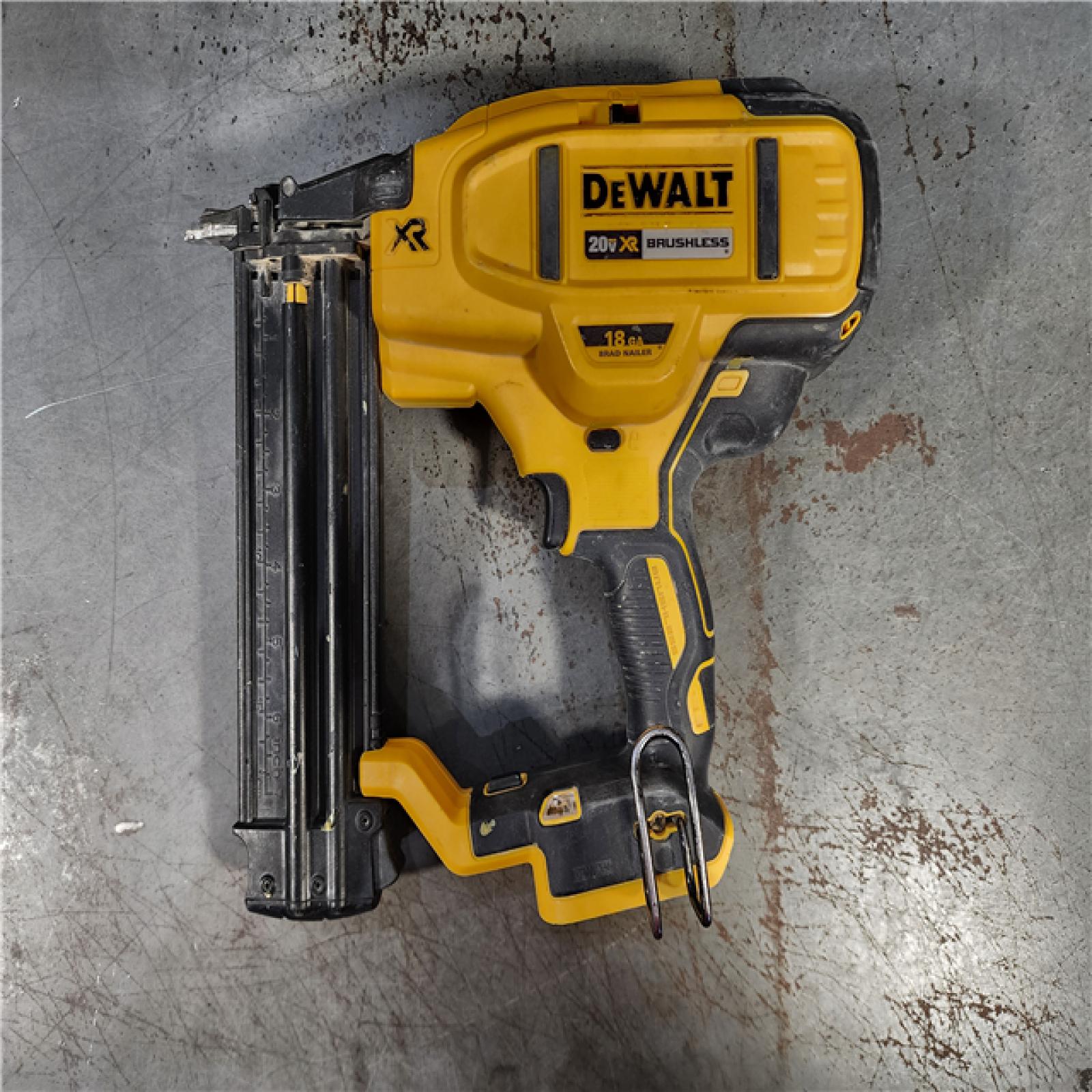 HOUSTON LOCATION - AS-IS DEWALT 20V MAX XR 18 Gauge Brad Nailer Kit