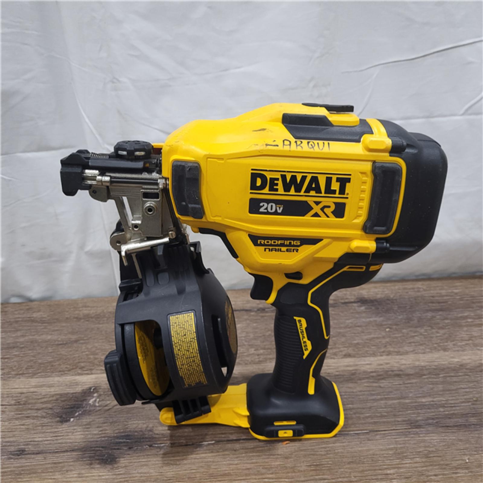 AS-IS DEWALT 2007898 Roofing Nailer Cordless