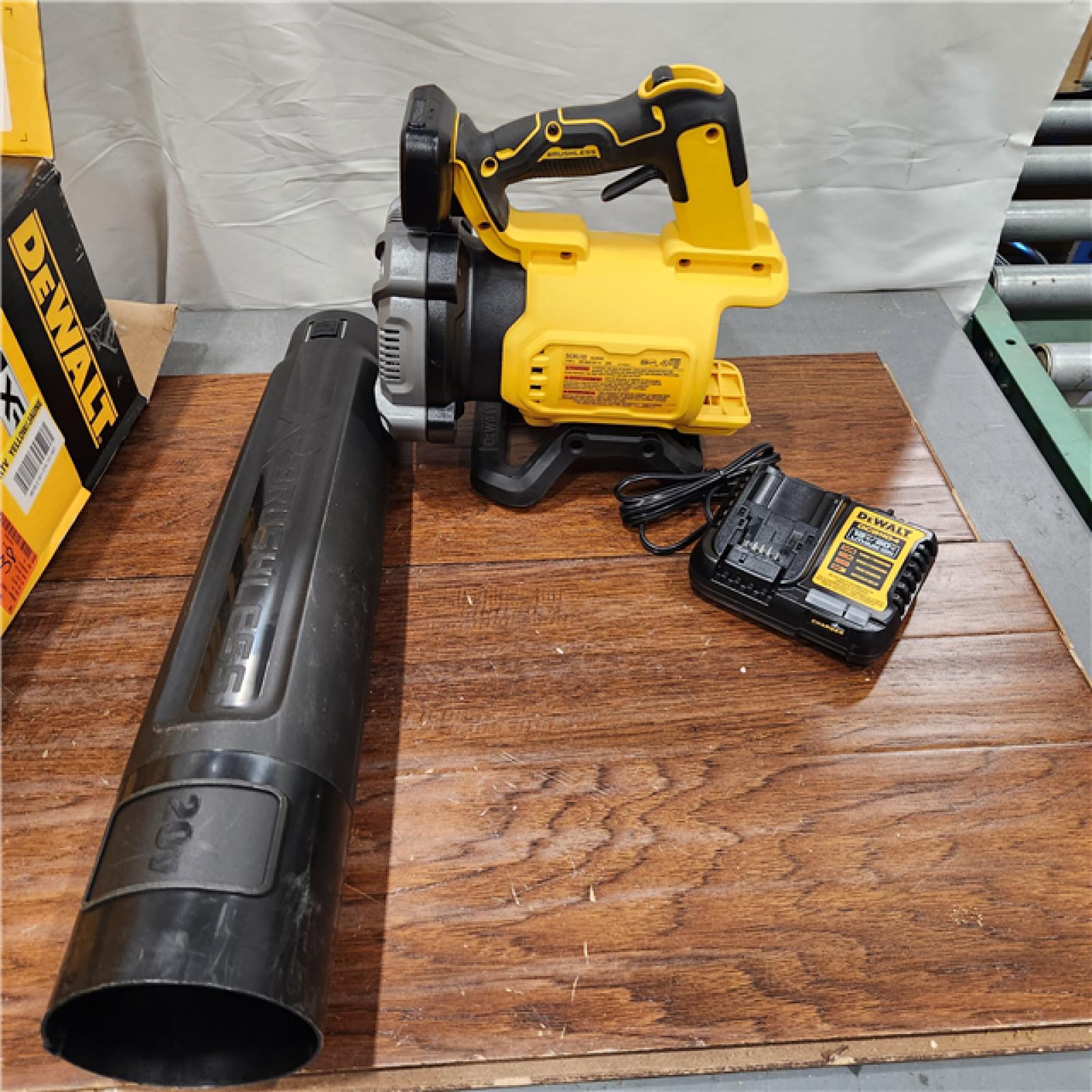 AS-IS DEWALT 20V MAX* XR Brushless Cordless Handheld Blower Kit