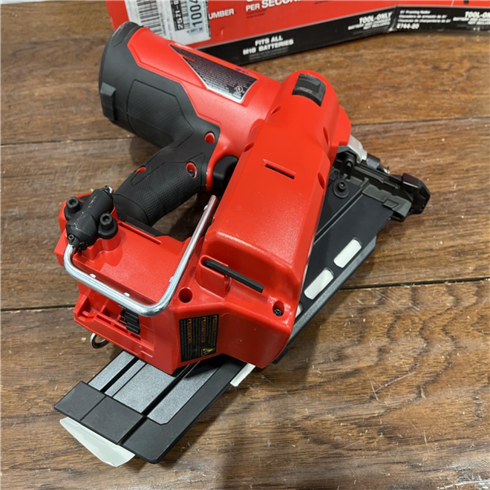 AS-ISRestored Milwaukee 2744-20 M18 FUEL 3-1/2 in. 18-Volt 21-Degree Lithium-Ion Brushless Cordless Framing Nailer (Tool-Only) (Refurbished)