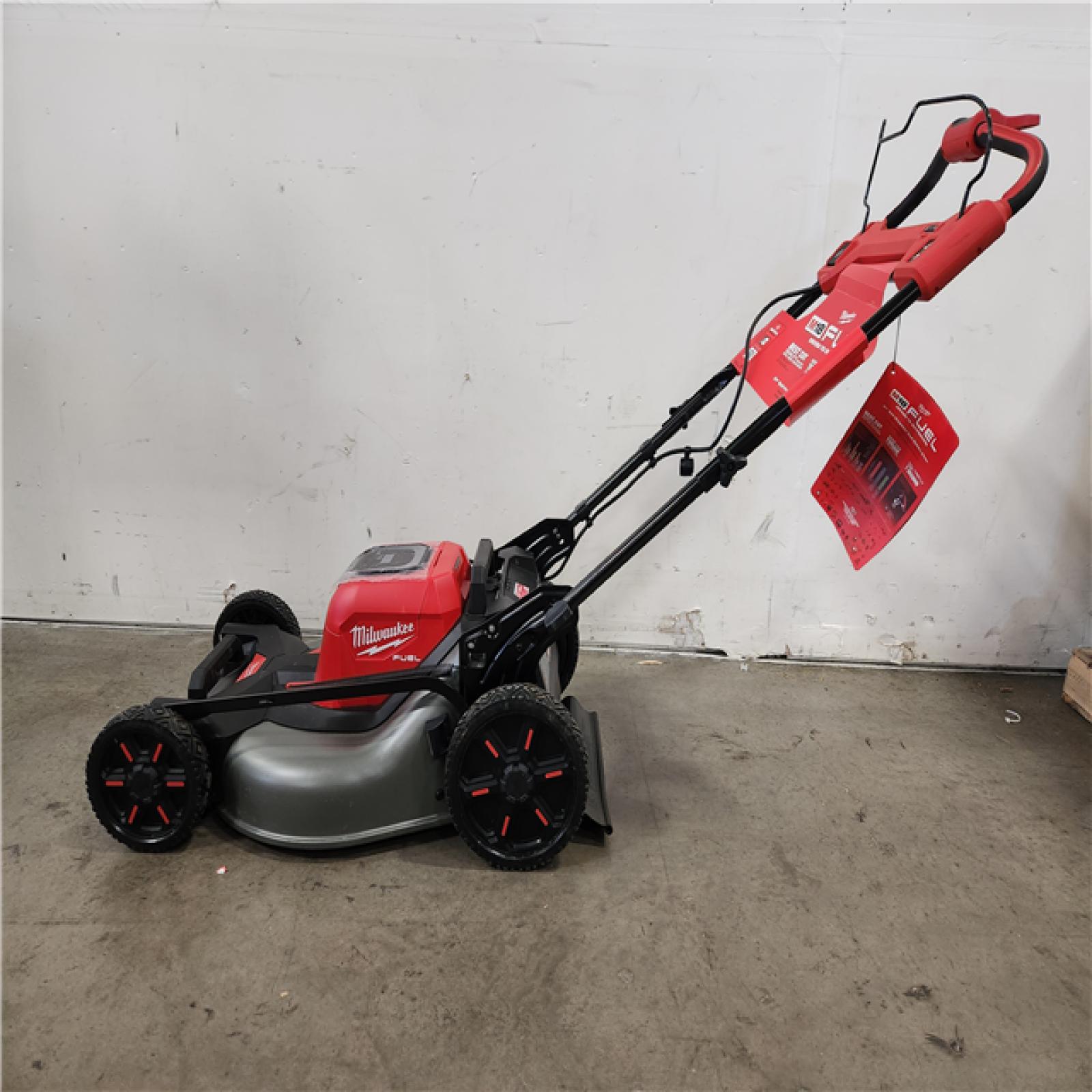 Phoenix Location Milwaukee M18 FUEL Brushless Cordless 21 in. Walk Behind Dual Battery Self-Propelled Mower w/(2) 12.0Ah Battery and Rapid Charger