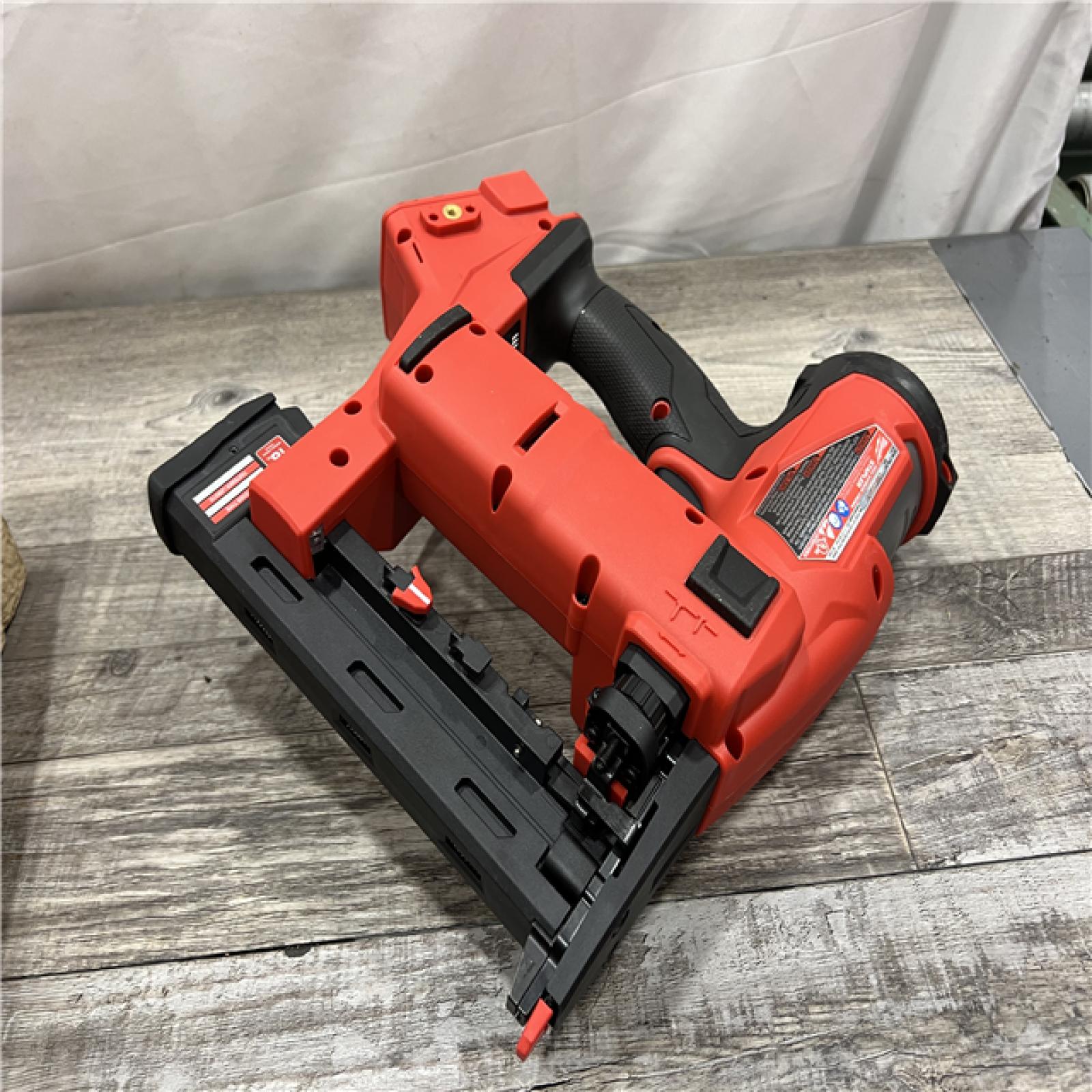 AS-IS MILWAUKEE M18 FUEL 18-Volt Lithium-Ion Brushless Cordless 18-Gauge 1/4 in. Narrow Crown Stapler (Tool-Only)