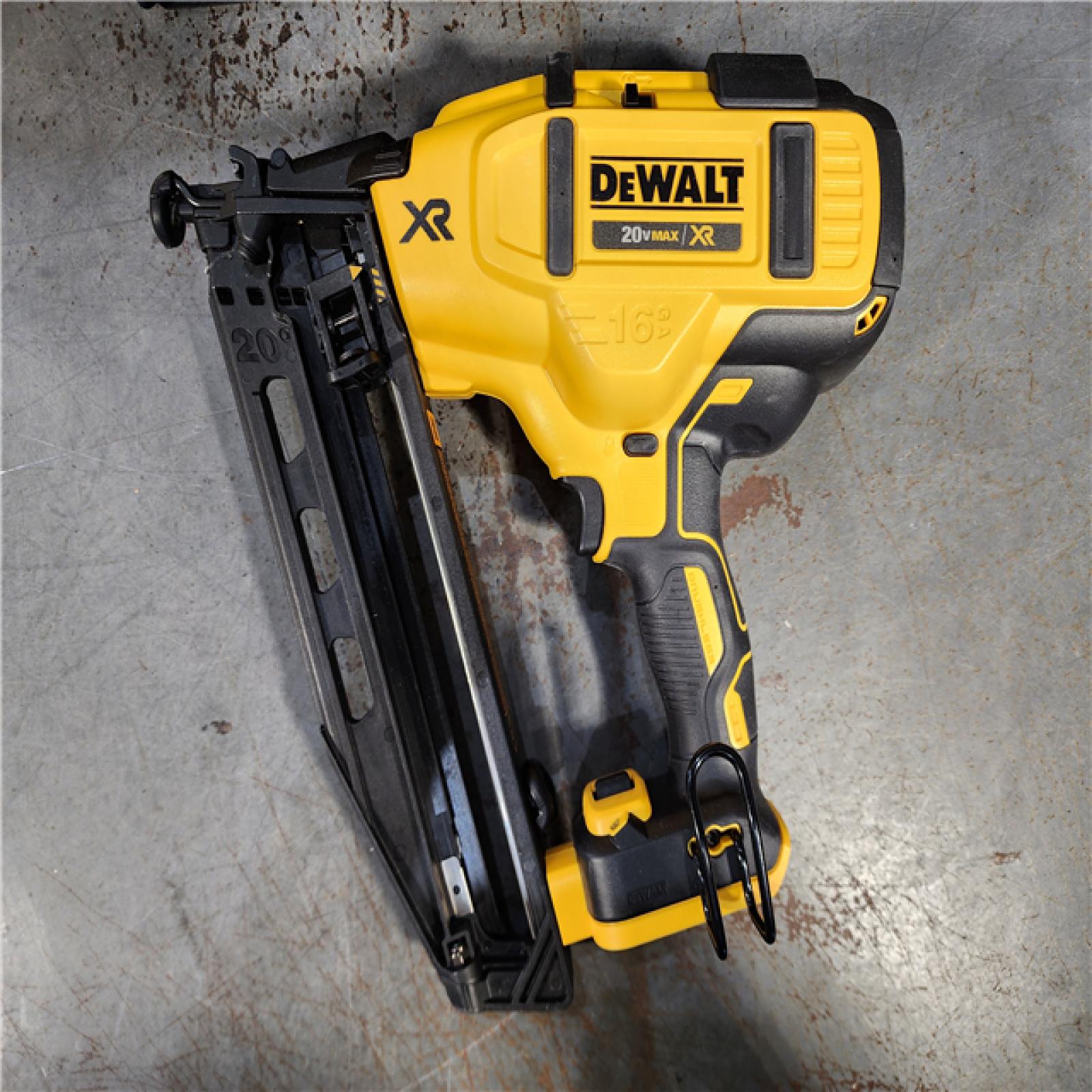 HOUSTON LOCATION - AS-IS DeWalt DCN660D1 20V 16 Gauge Cordless Angled Finish Nailer Kit W/ 2Ah Battery