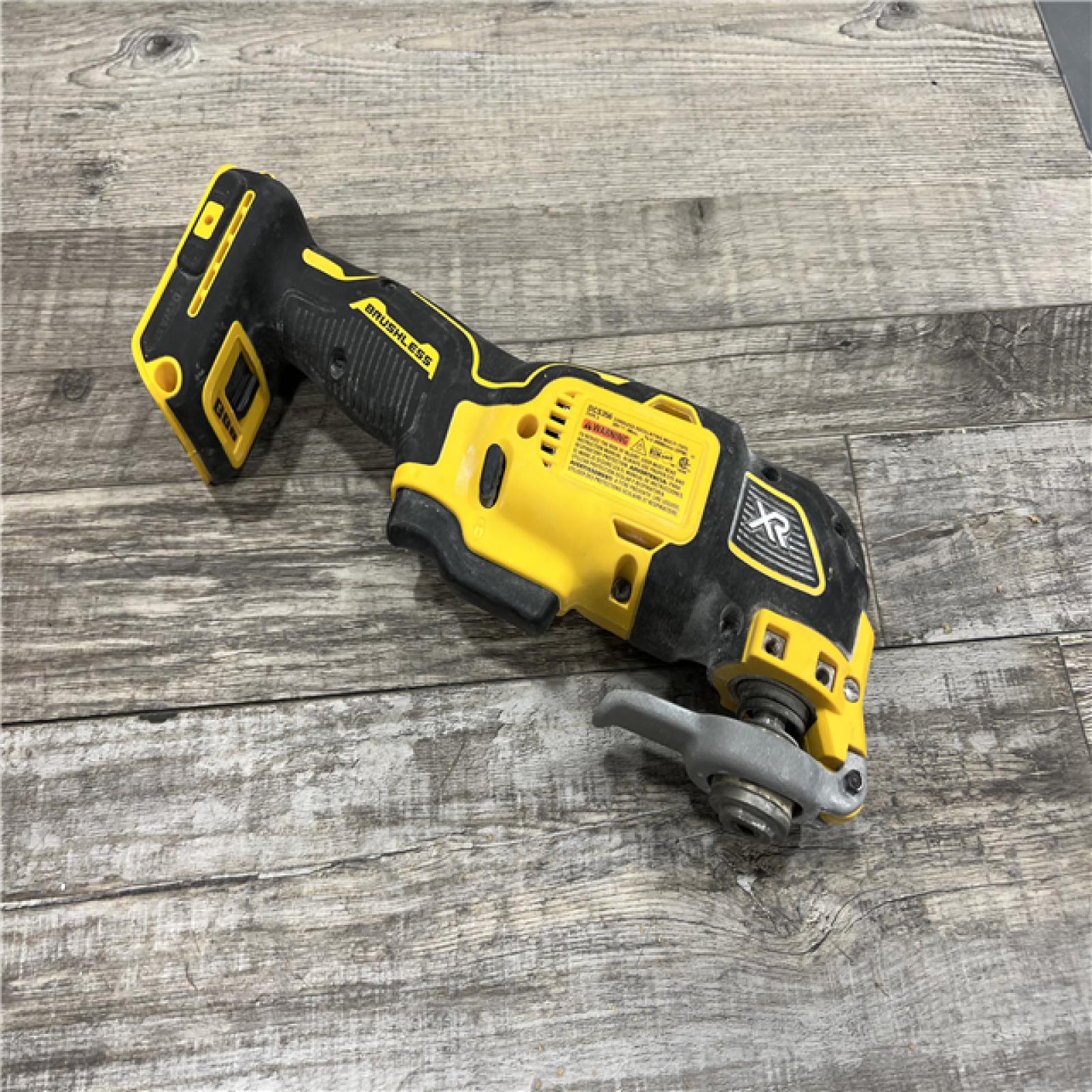 AS-IS DEWALT 20-Volt MAX XR Cordless 3-speed Brushless Oscillating Multi Tool DCS356B