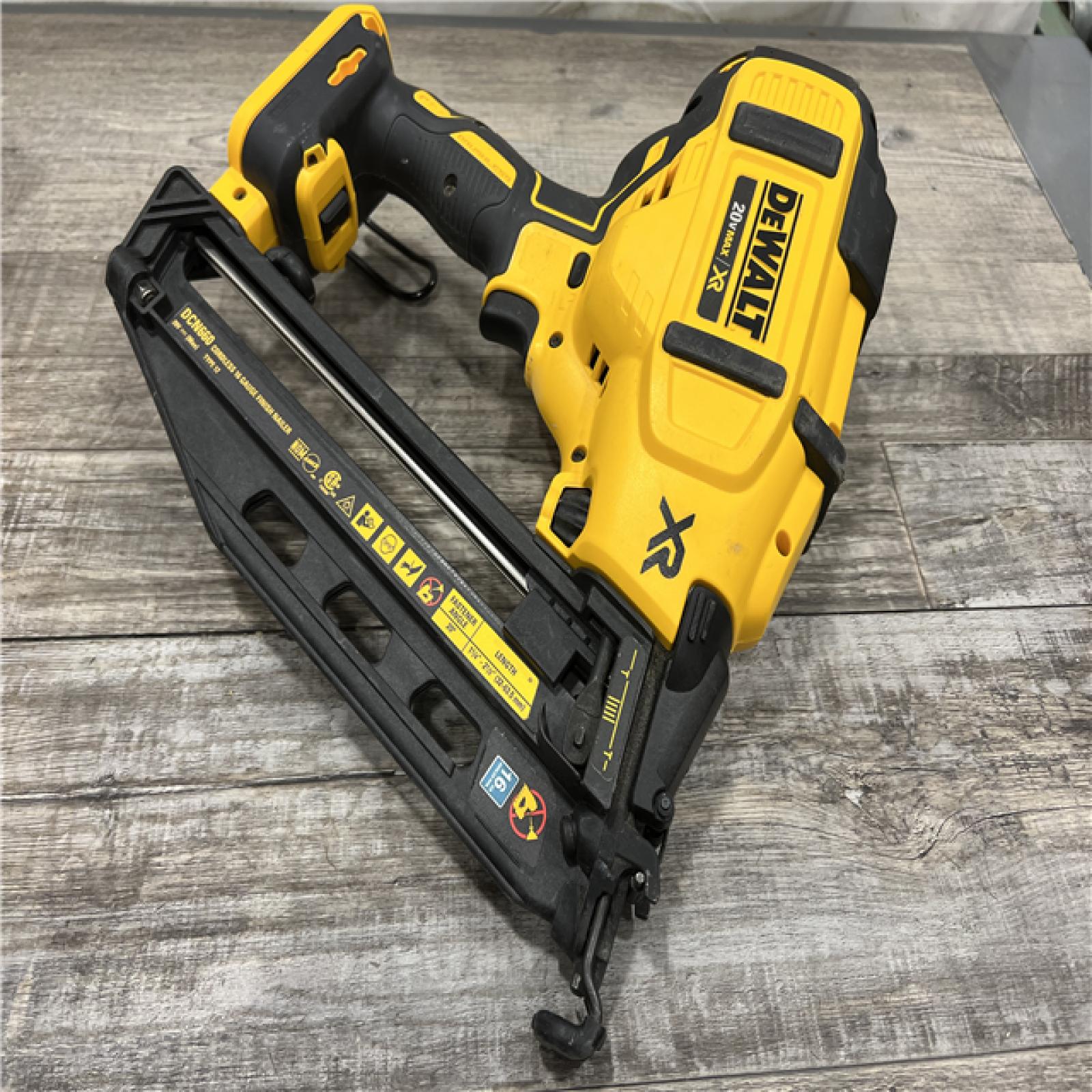 AS-IS DeWalt DCN660D1 20V 16 Gauge Cordless Angled Finish Nailer Kit W/ 2Ah Battery