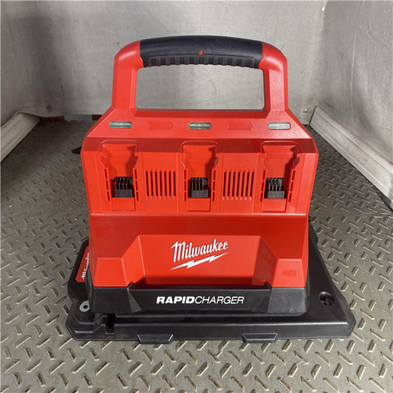 HOUSTON LOCATION - AS-IS Milwaukee M18 Packout Six Bay Rapid Charger