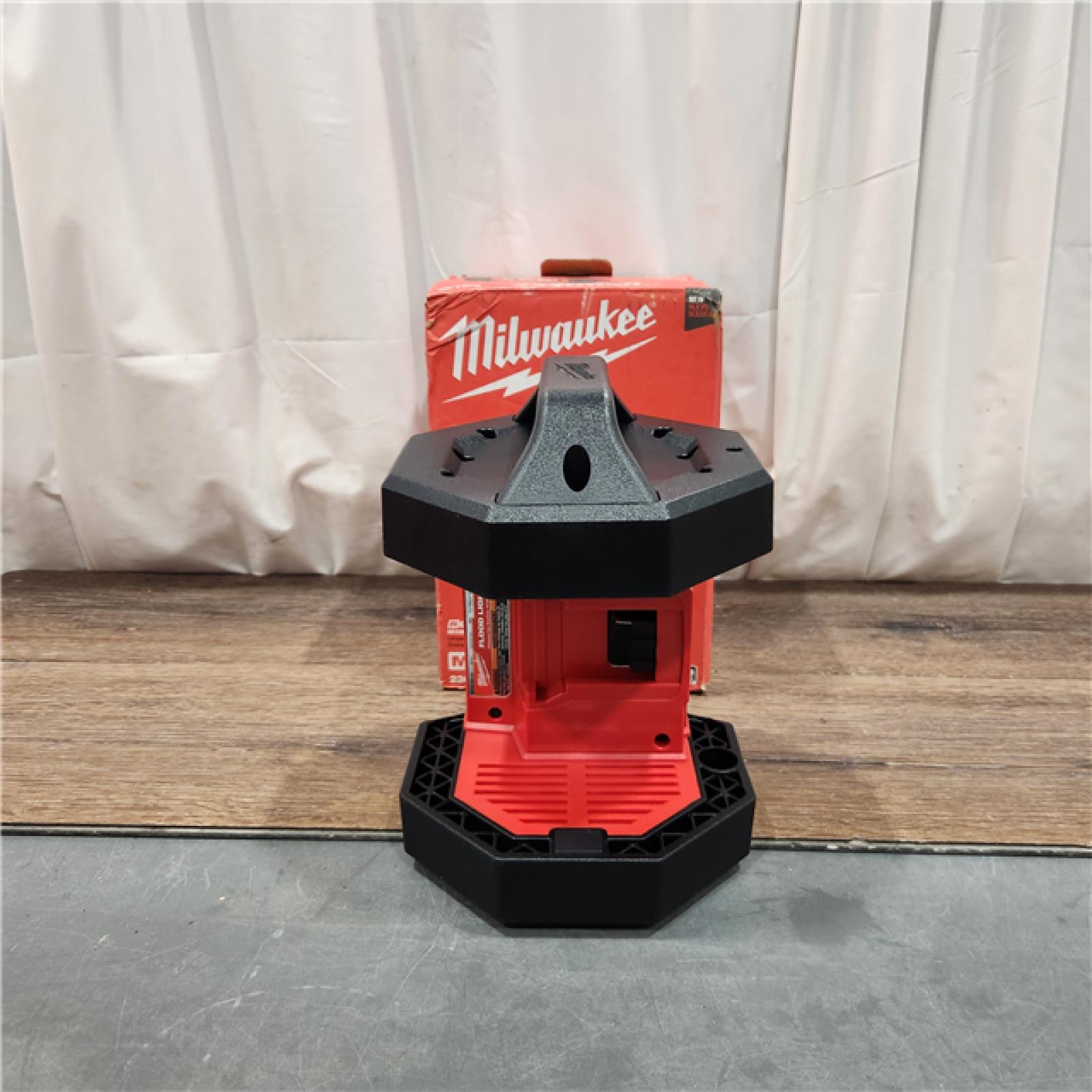 AS IS Milwaukee Cordless 1500 Lumens LED Flood Light (Tool-Only)