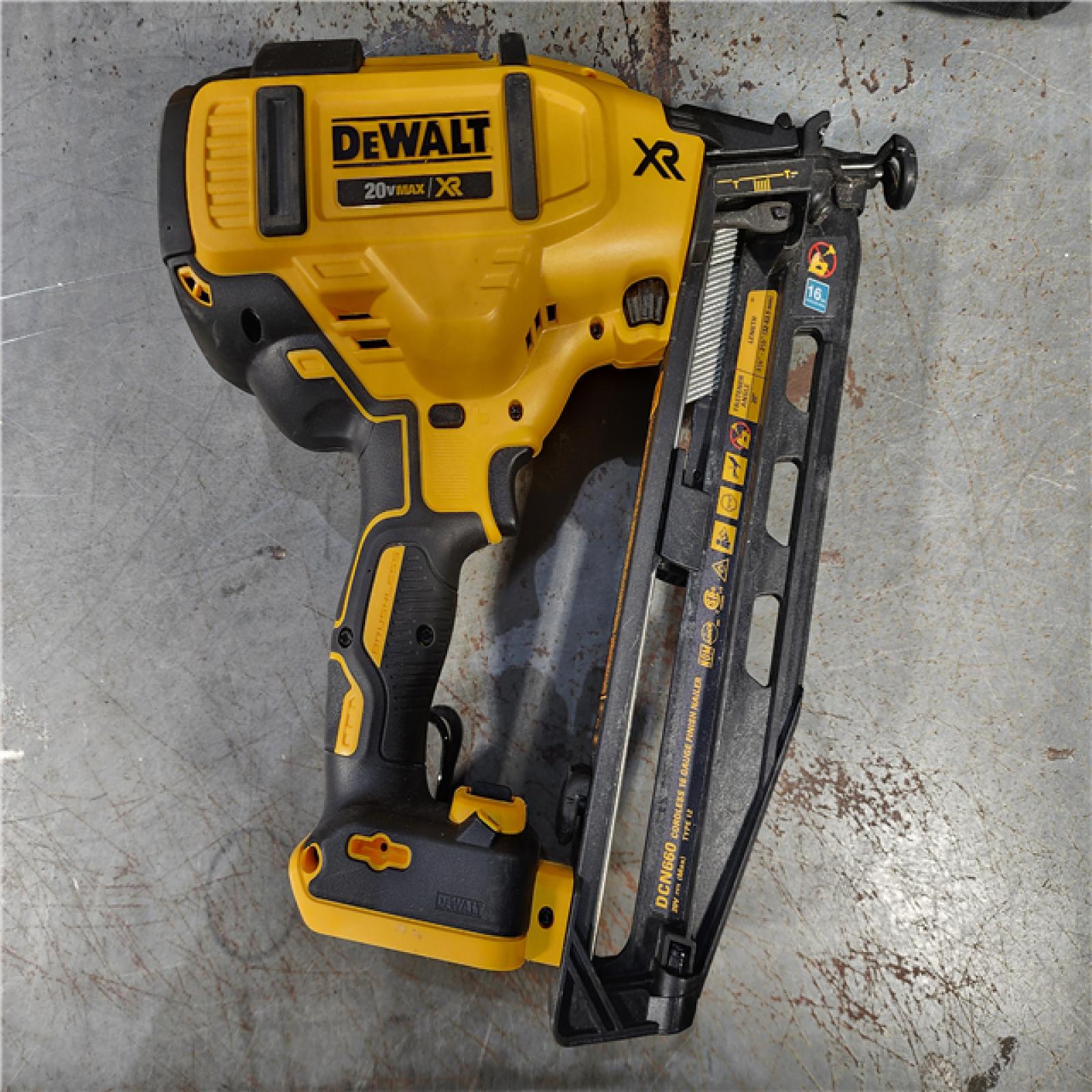 HOUSTON LOCATION - AS-IS DeWalt DCN660D1 20V 16 Gauge Cordless Angled Finish Nailer Kit W/ 2Ah Battery