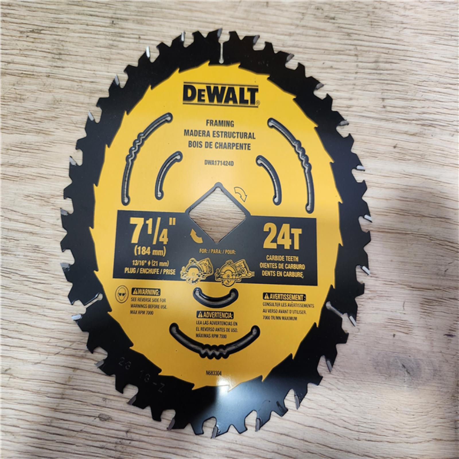 Phoenix Location DEWALT FLEXVOLT 60V MAX Cordless Brushless 7-1/4 in. Wormdrive Style Circular Saw (Tool Only)