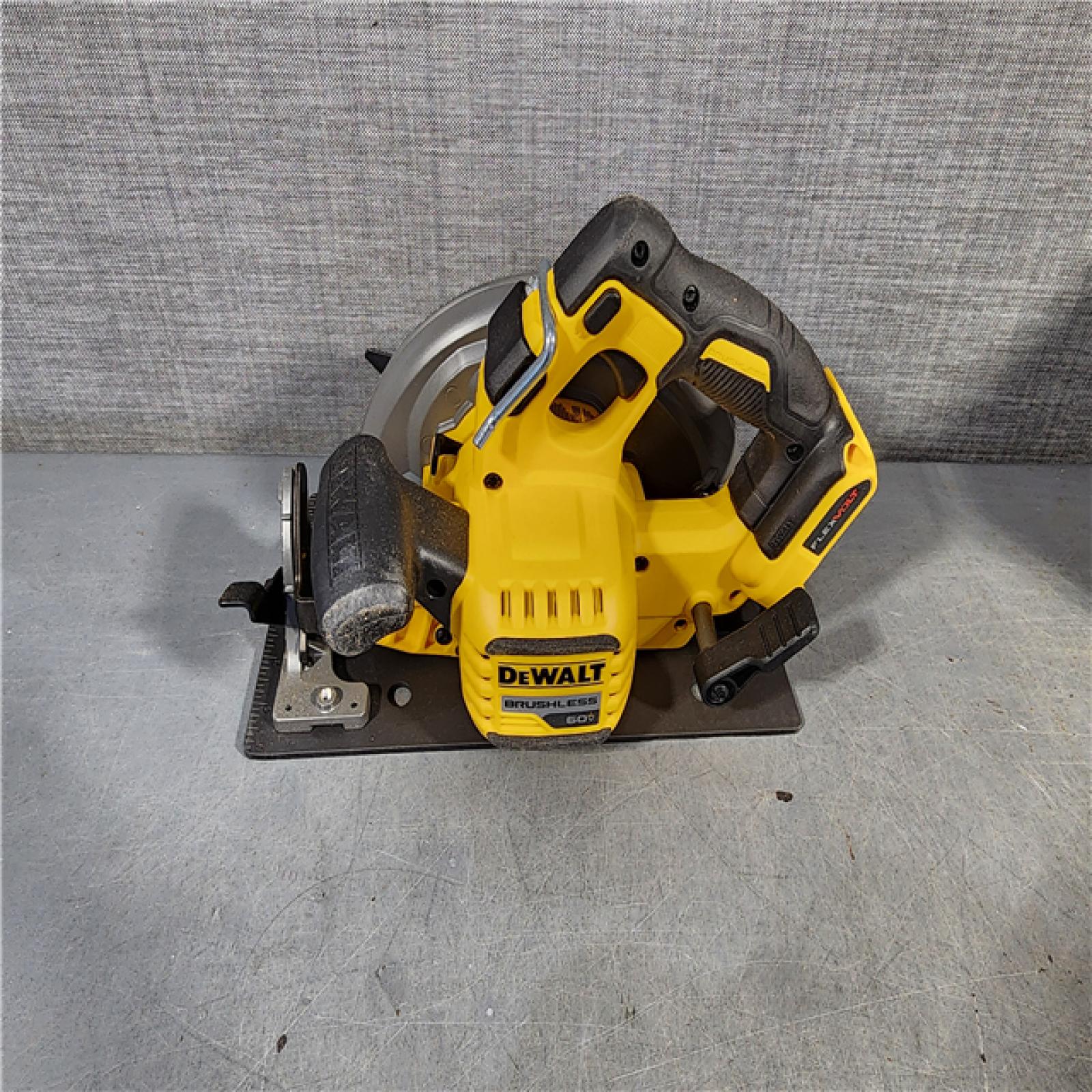 HOUSTON LOCATION - AS-IS DeWALT Flexvolt Max 7-1/4  60V Brushless Circular Saw DCS578B