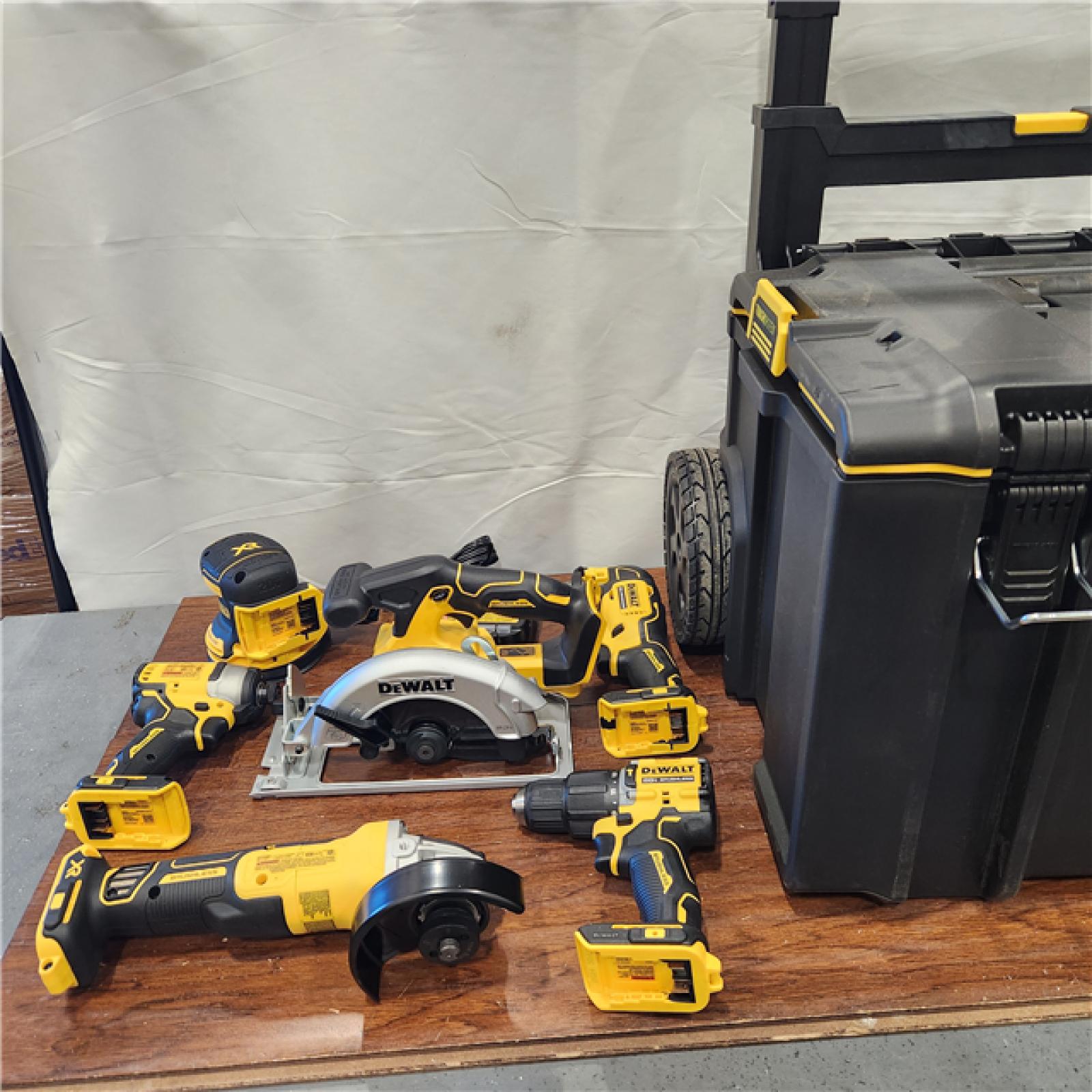 AS-IS Dewalt 20-Volt MAX ToughSystem Lithium-Ion 6-Tool Cordless Combo Kit