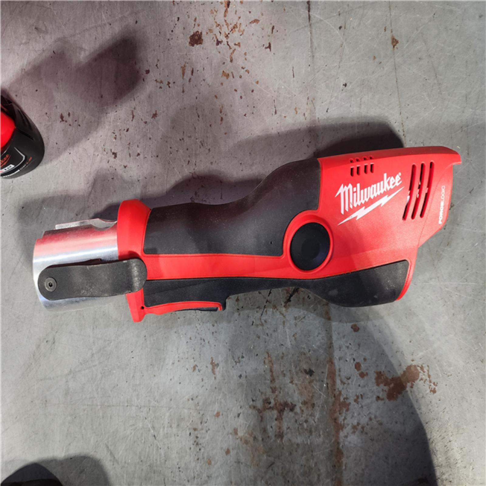 HOUSTON LOCATION - AS-IS Milwaukee M12 Force Logic Press Tool 1/2 in. to 1 in. Kit