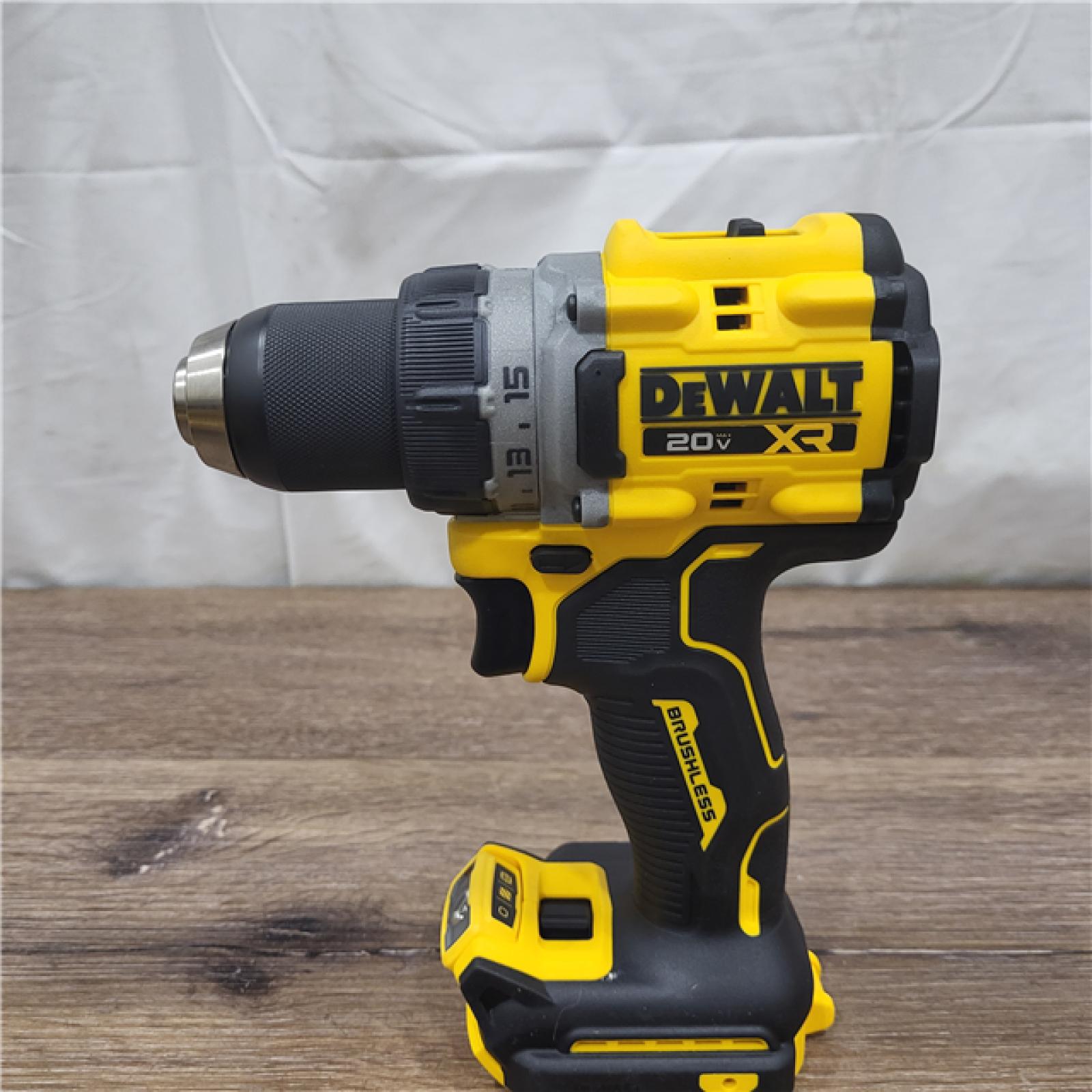 AS-IS DEWALT 20V MAX XR Brushless Cordless 1/2 Drill/Driver Kit