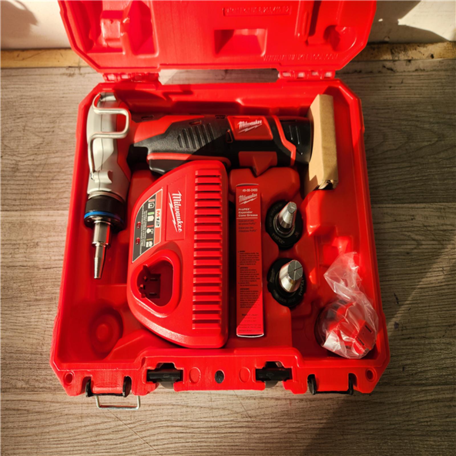 Phoenix Location Milwaukee M12 12-Volt Lithium-Ion Cordless ProPEX Expansion Tool Kit with (2) 1.5Ah Batteries, (3) Expansion Heads and Hard Case