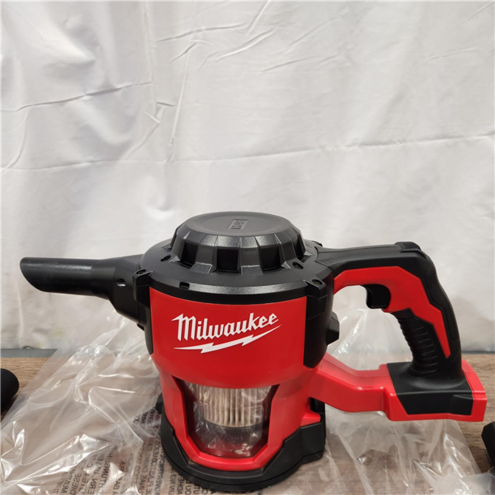 AS-IS Milwaukee M18 18-Volt Lithium-Ion Cordless Compact Vacuum (Tool-Only)