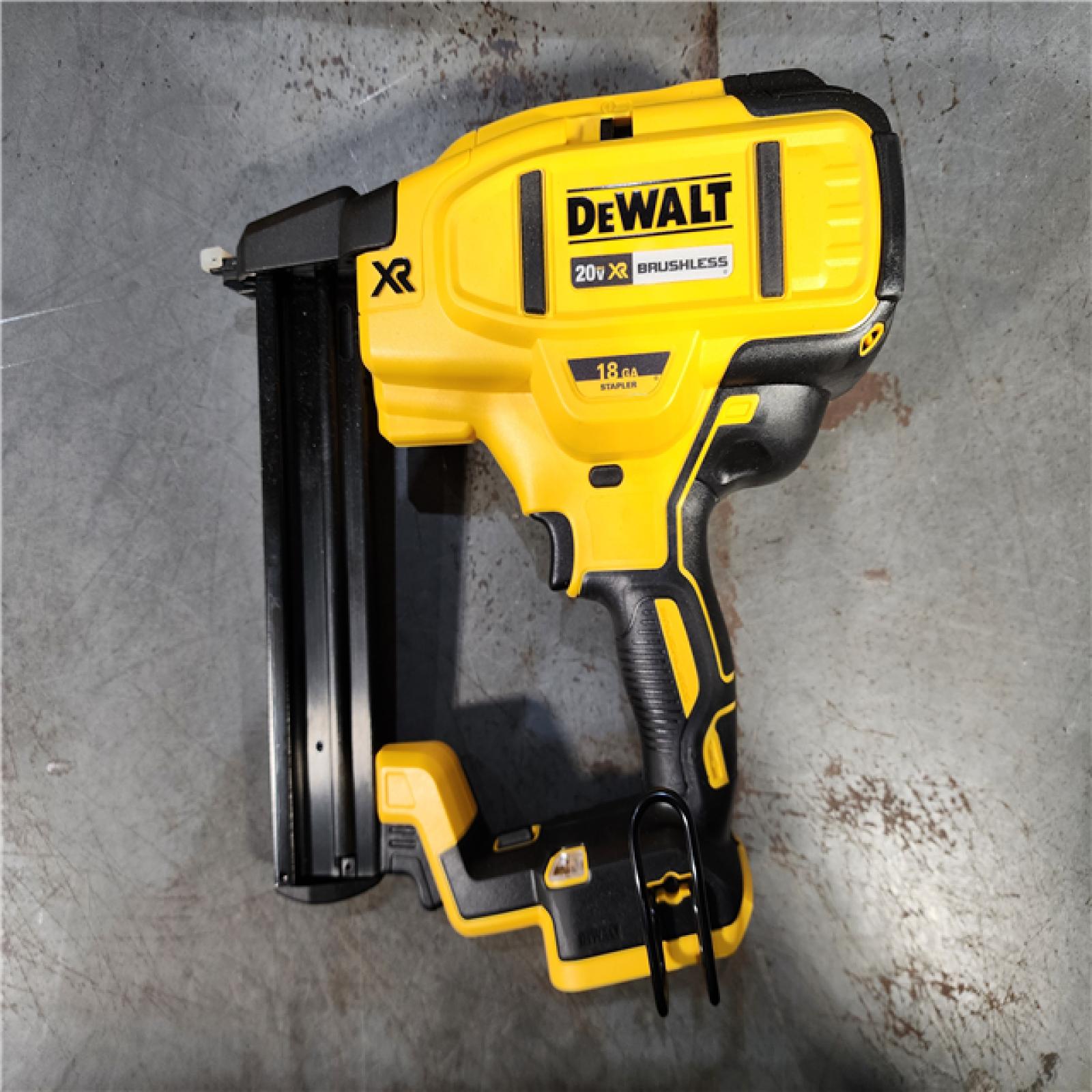 HOUSTON LOCATION - AS-IS DEWALT DCN681D1 20V 18Ga Stapler Kit