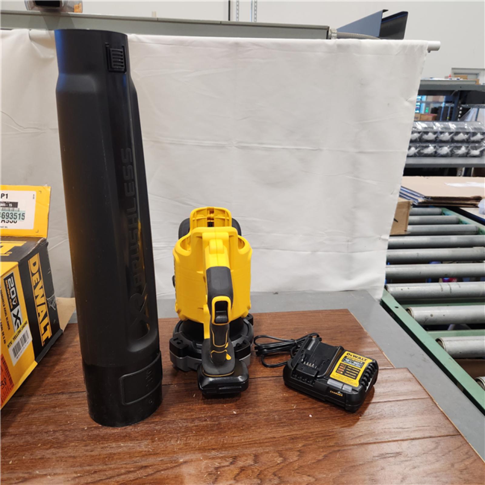 AS-IS DEWALT 20V MAX* XR Brushless Cordless Handheld Blower Kit