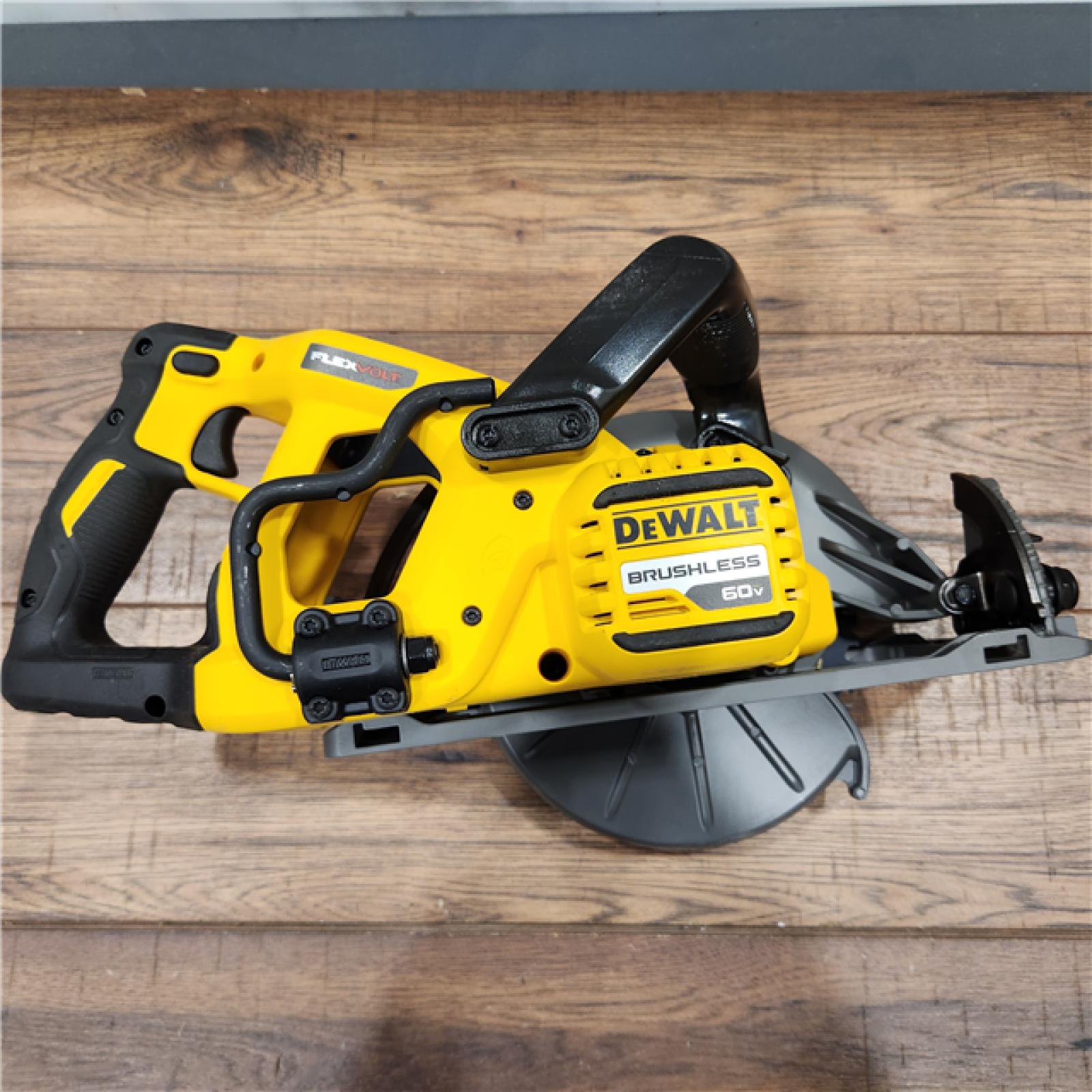 AS-IS FLEXVOLT 60V MAX Cordless Brushless 7-1/4 in. Wormdrive Style Circular Saw (Tool Only)