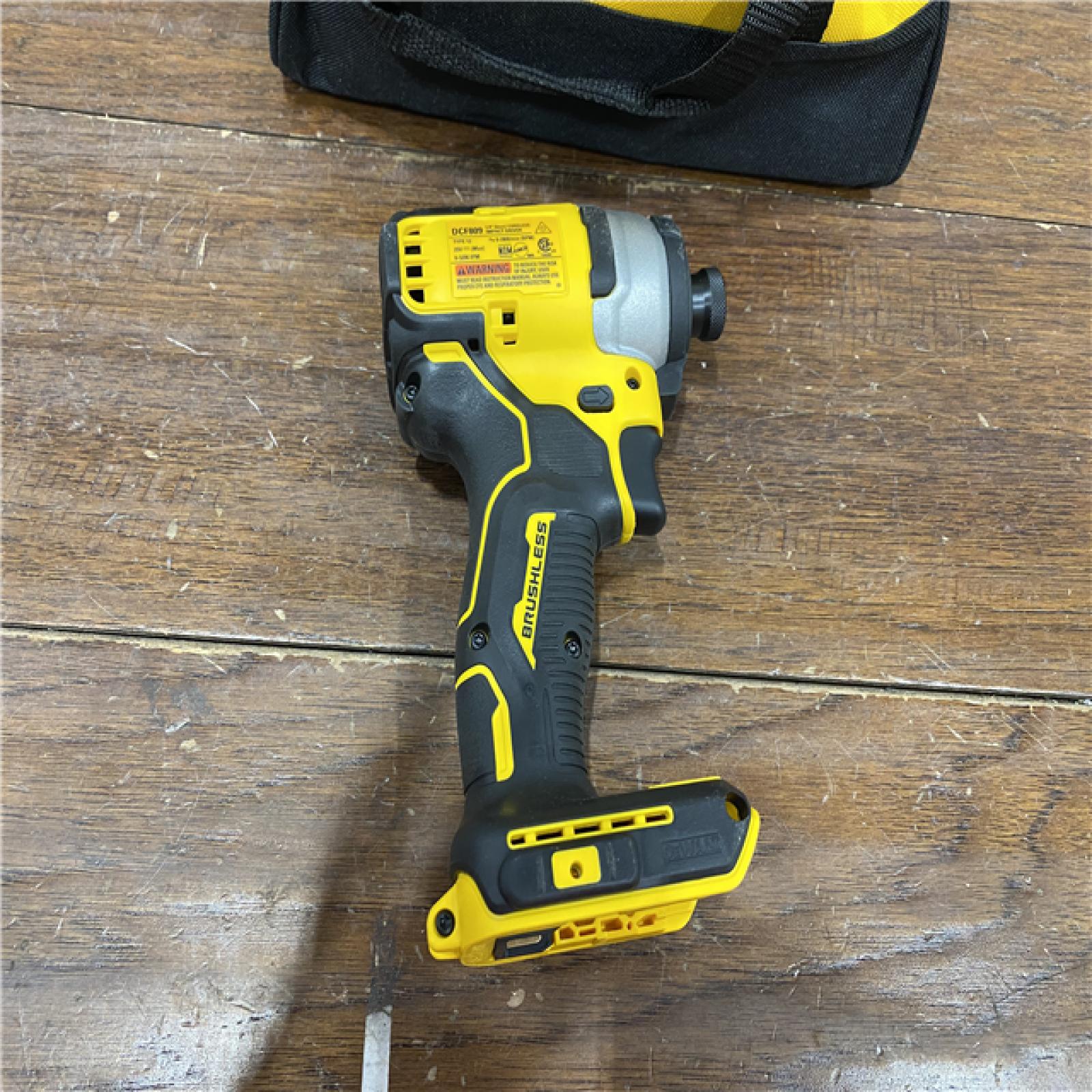 AS-ISDEWALT ATOMIC 20V MAX* Brushless Cordless Compact 1/4 in. Impact Driver Kit