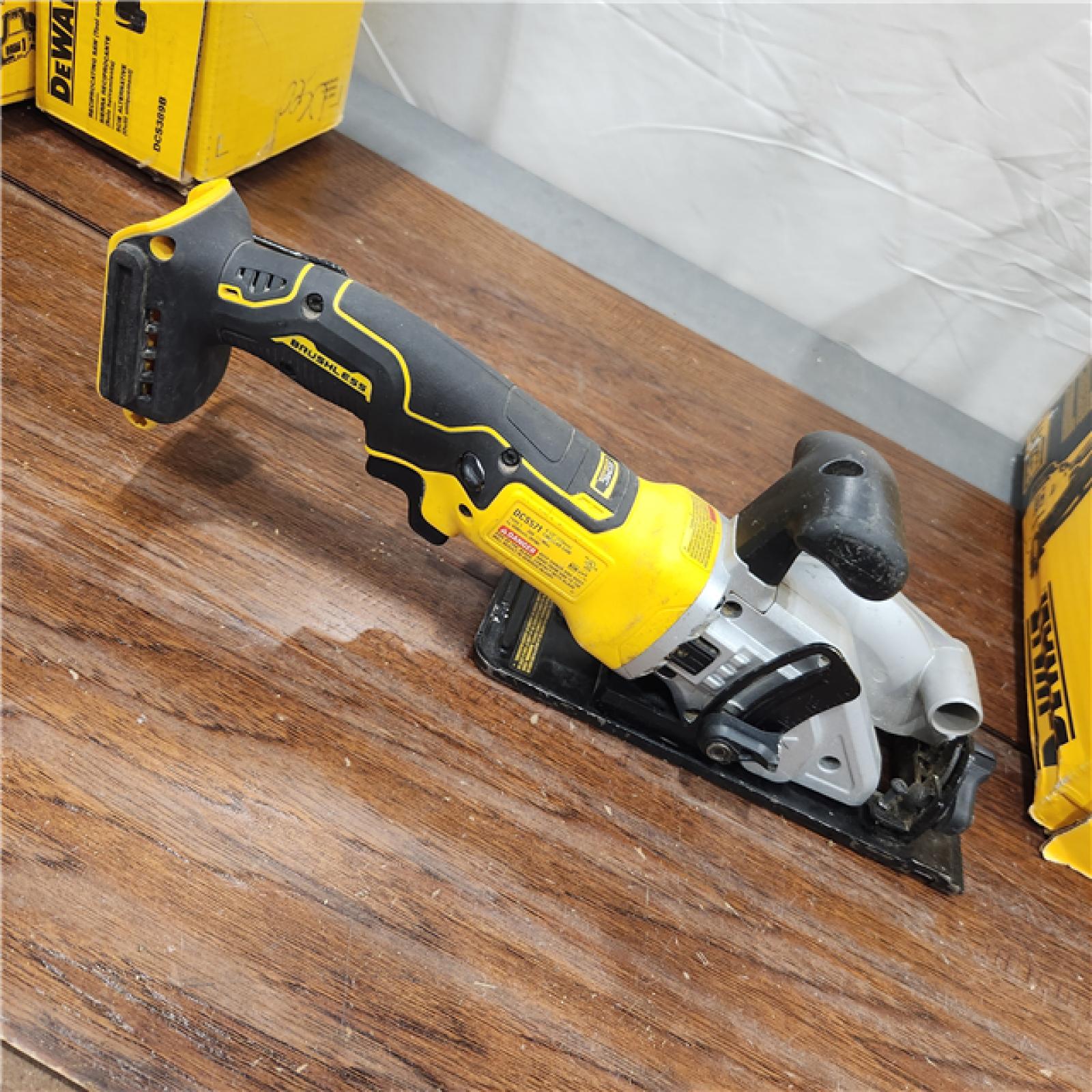 AS-IS ATOMIC 20V MAX Cordless Brushless 4-1/2 in. Circular Saw (Tool Only)