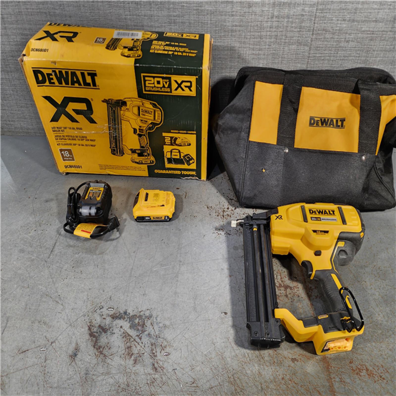 HOUSTON LOCATION - AS-IS DEWALT 20V MAX XR 18 Gauge Brad Nailer Kit