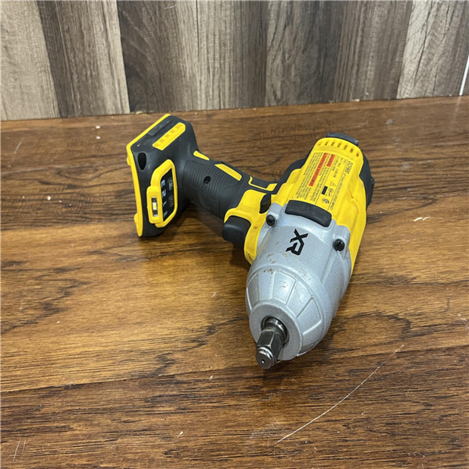 AS-IS DEWALT20V MAX Lithium-Ion Cordless 1/2 in. Impact Wrench Kit