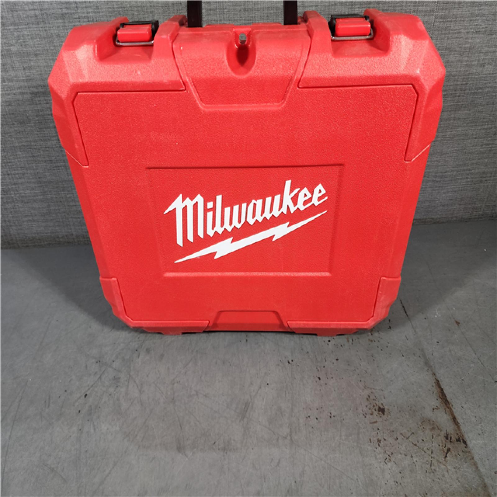 HOUSTON LOCATION - AS-IS Milwaukee 3624-20 12V M12 Lithium-Ion Cordless USB Rechargeable Green Beam Cross Line & 4-Points Laser (TOOL ONLY)