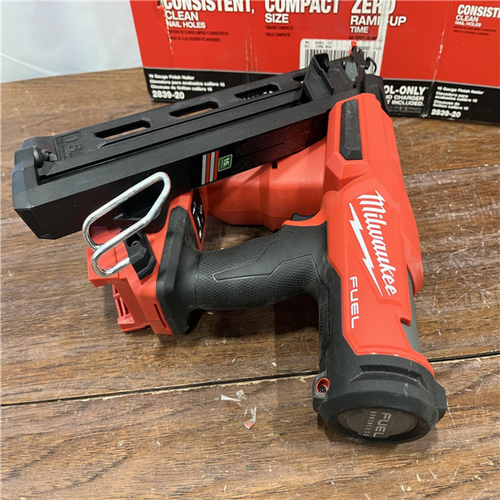 AS-ISMilwaukee 2839-20 M18 FUEL 15 Ga. 18 Volt Brushless Angled Finish Nailer