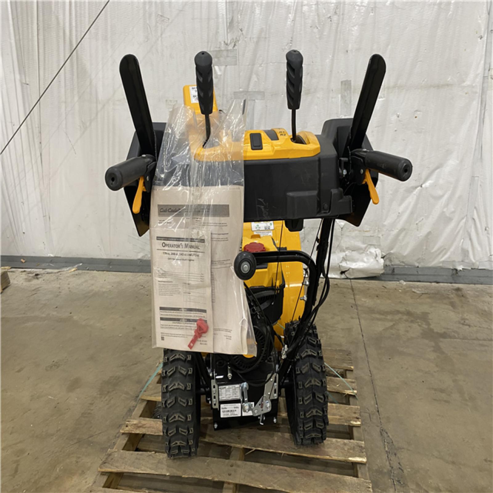 Houston Location - AS-IS Cub Cadet 2x 26'' in Snow Blower