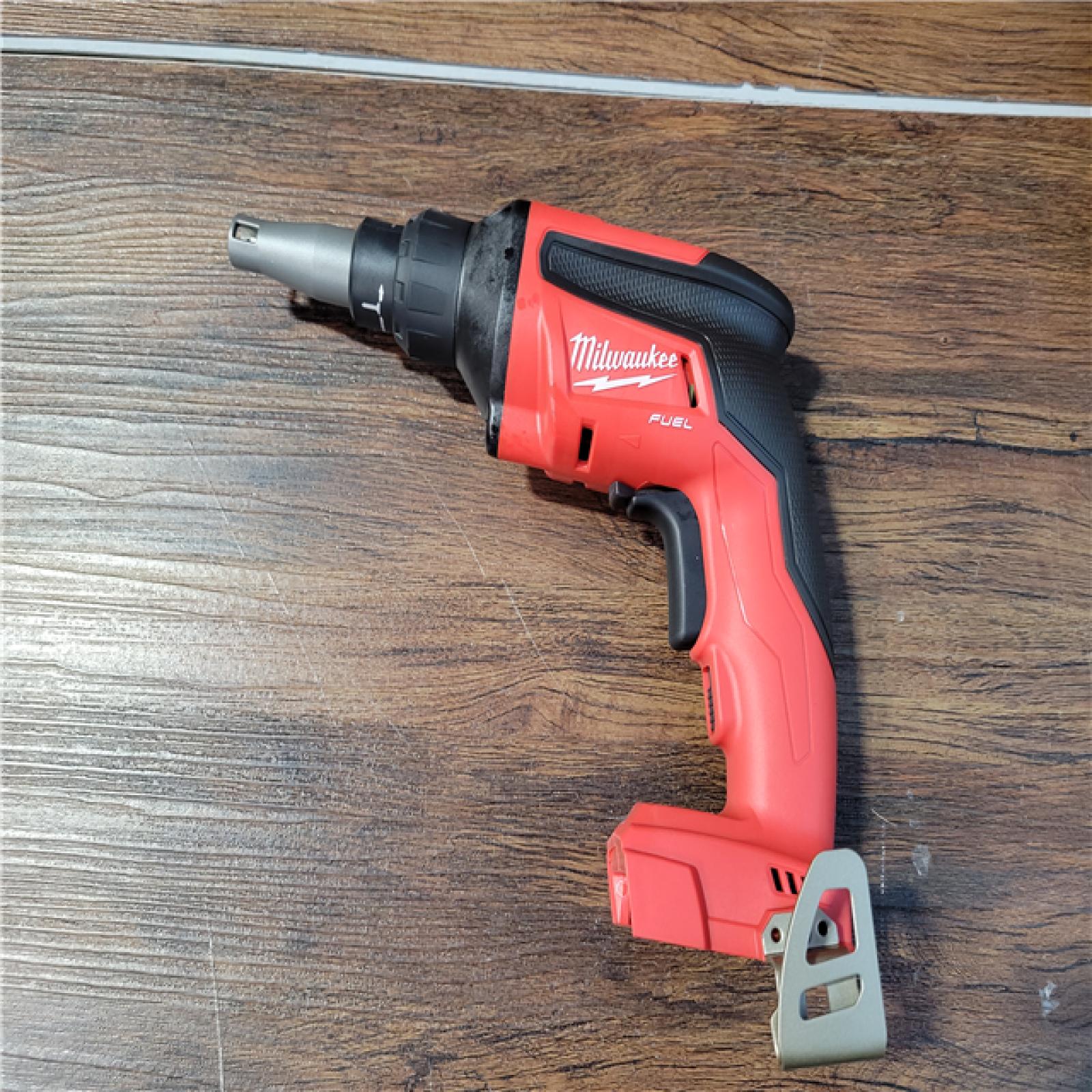 CALIFORNIA NEW MILWAUKEE M18 DRYWALL SCREW GUN KIT