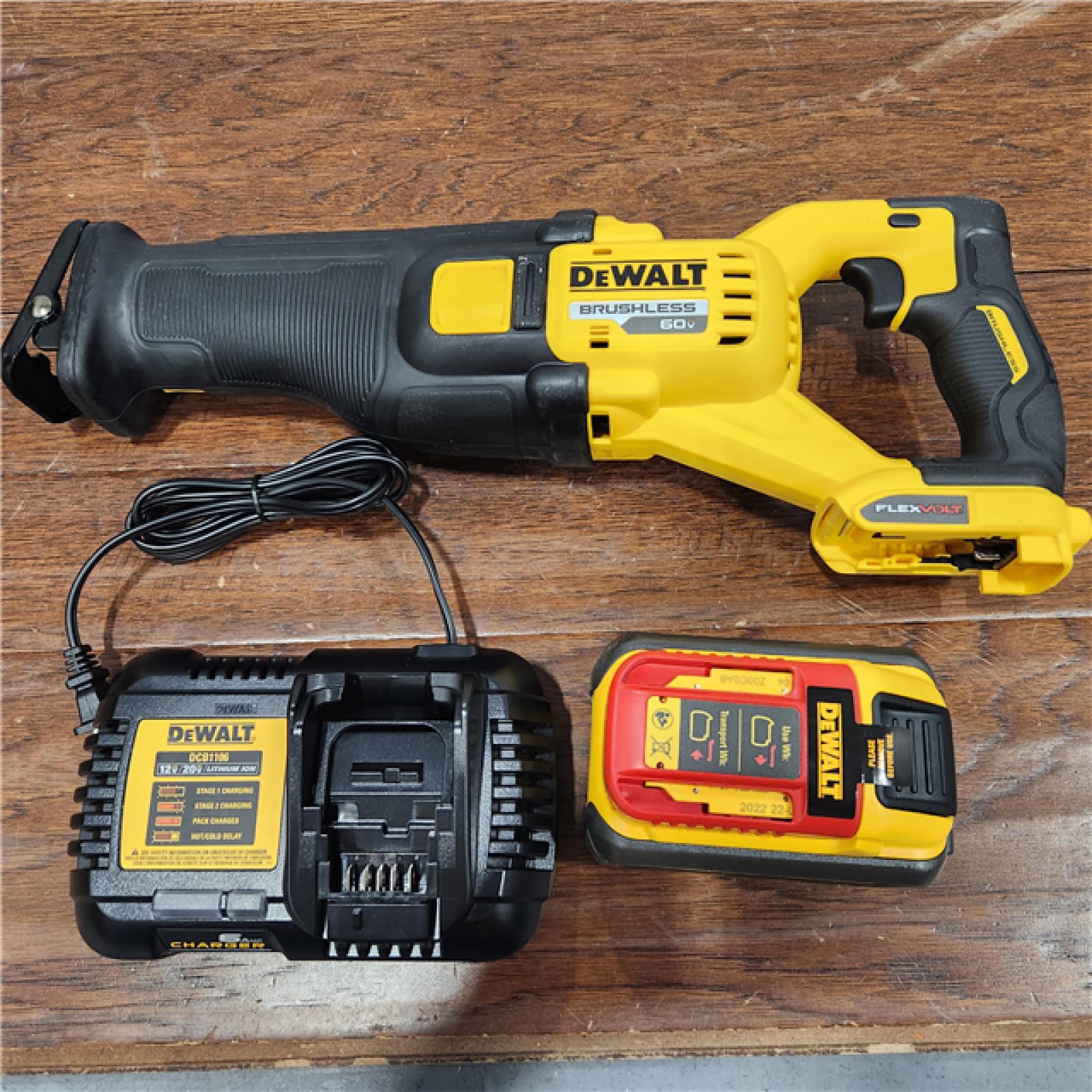 NEW FLEXVOLT 60V MAX Cordless Brushless Reciprocating Saw with (1) FLEXVOLT 9.0Ah Battery