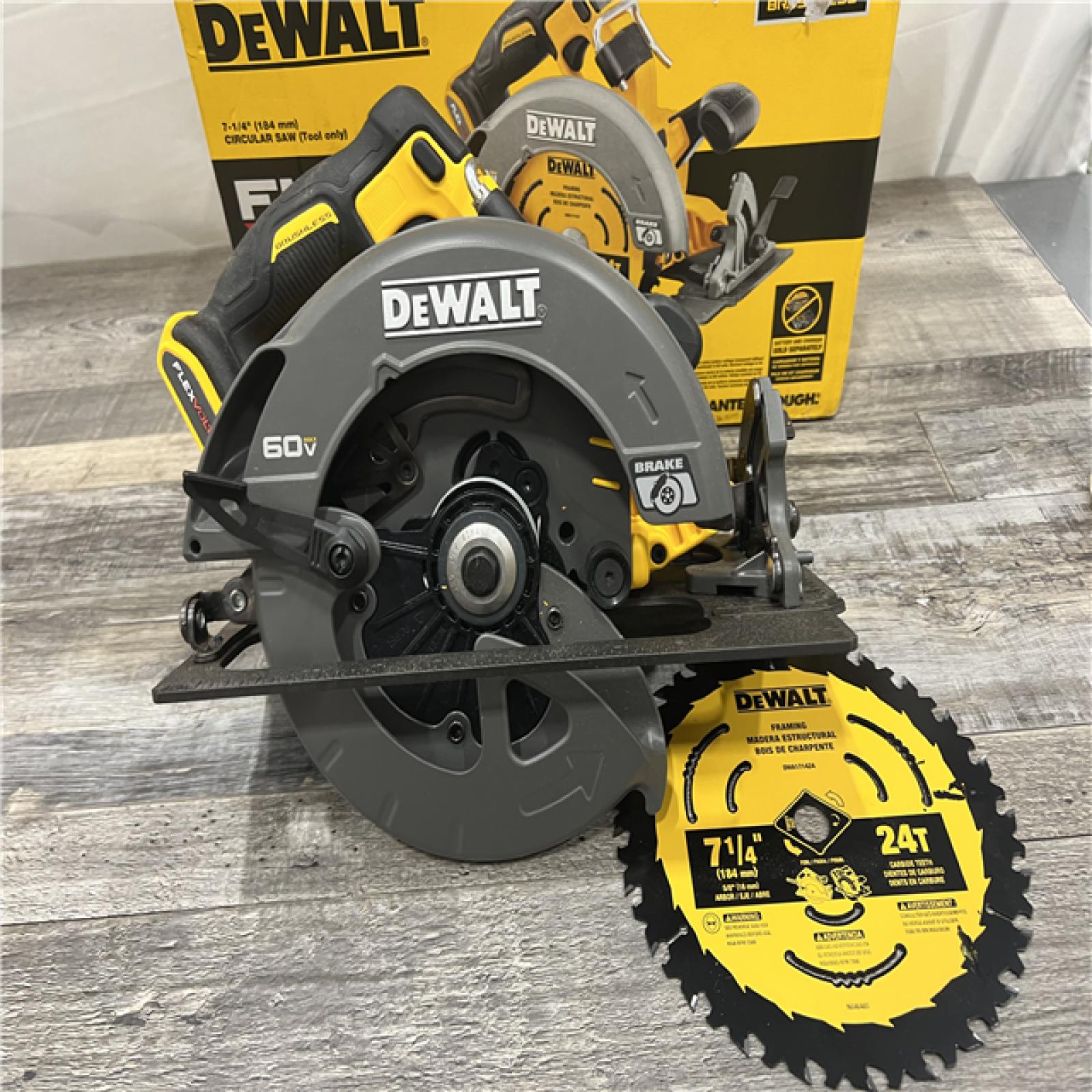 AS-IS DeWALT Flexvolt Max 7-1/4  60V Brushless Circular Saw DCS578B (Bare Tool)