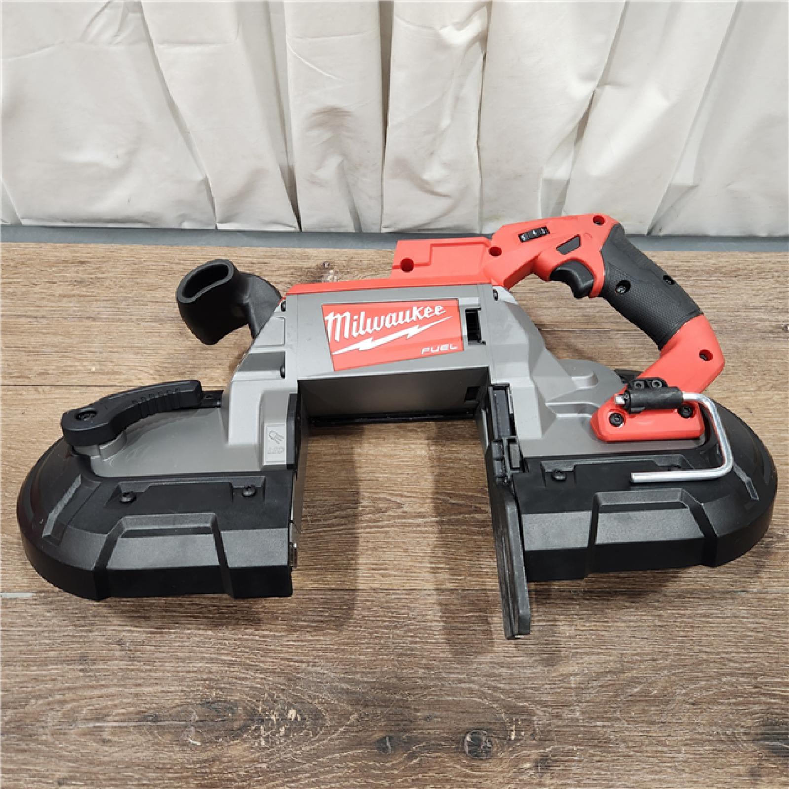 AS-IS Milwaukee 2729-20 - M18 Fuel 18V Cordless Brushless Band Saw Bare Tool