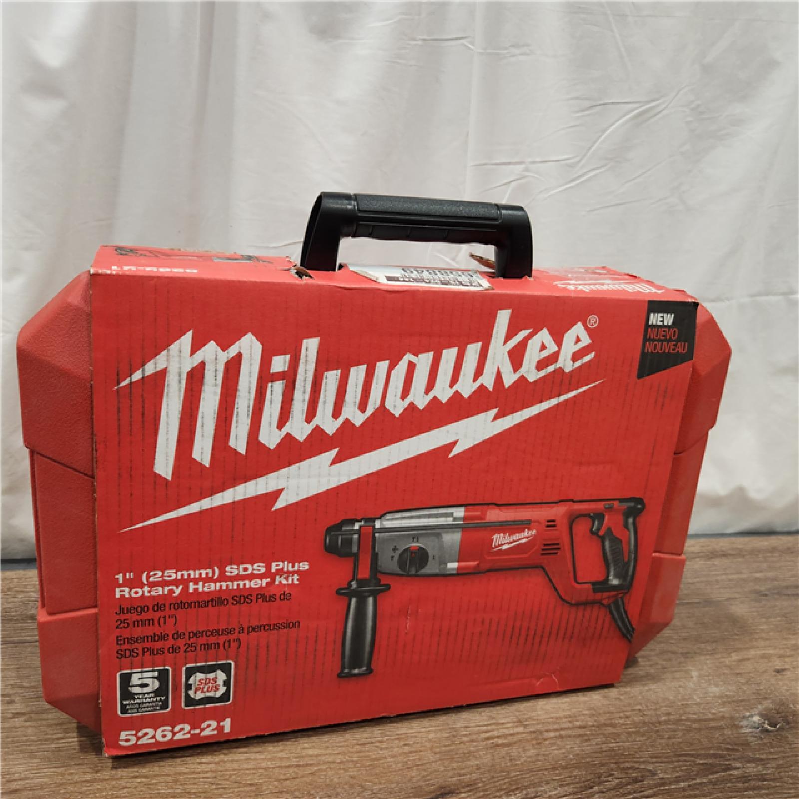 AS-IS Milwaukee 1 in. SDS Plus D-Handle Rotary Handle w/ Case