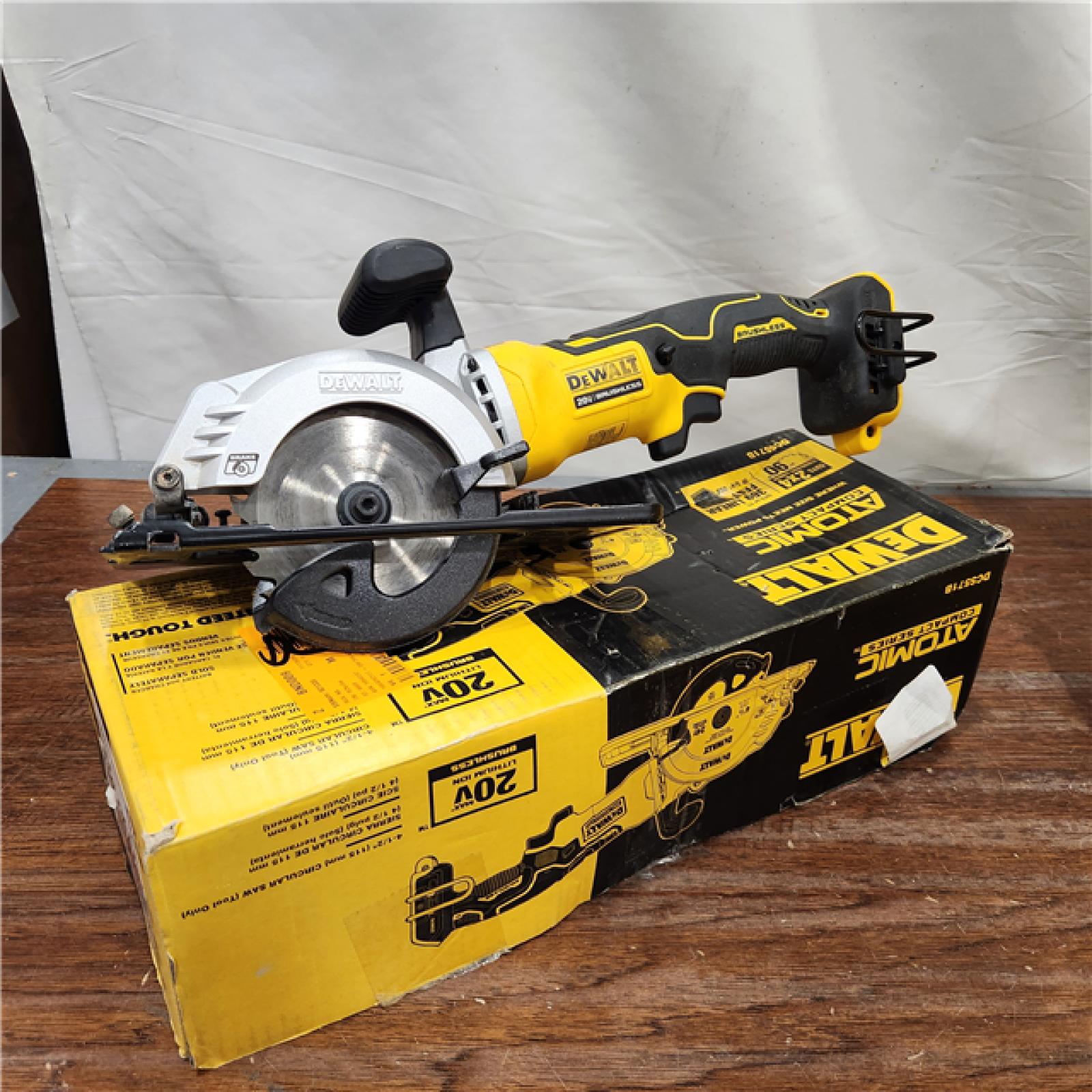 AS-IS DEWALT ATOMIC 20V MAX Cordless Brushless 4-1/2 in. Circular Saw (Tool Only)